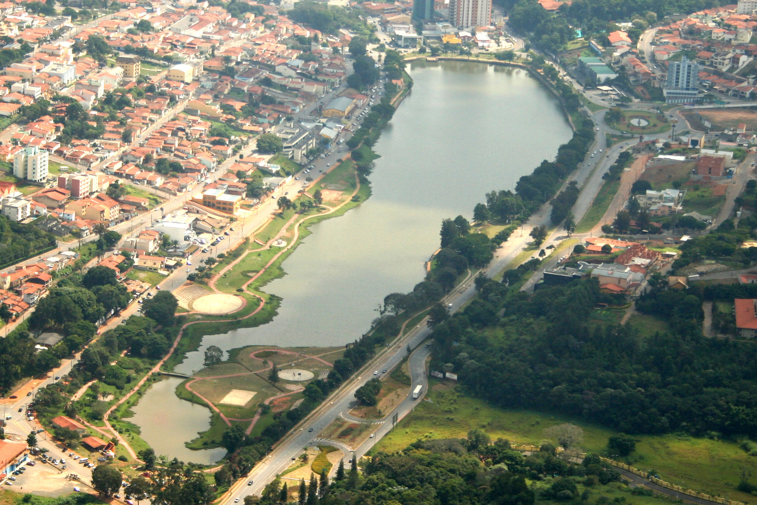 Lago do Taboo, em Bragana Paulista<a style='float:right;color:#ccc' href='https://www3.al.sp.gov.br/repositorio/noticia/N-08-2017/fg206039.jpg' target=_blank><i class='bi bi-zoom-in'></i> Clique para ver a imagem </a>