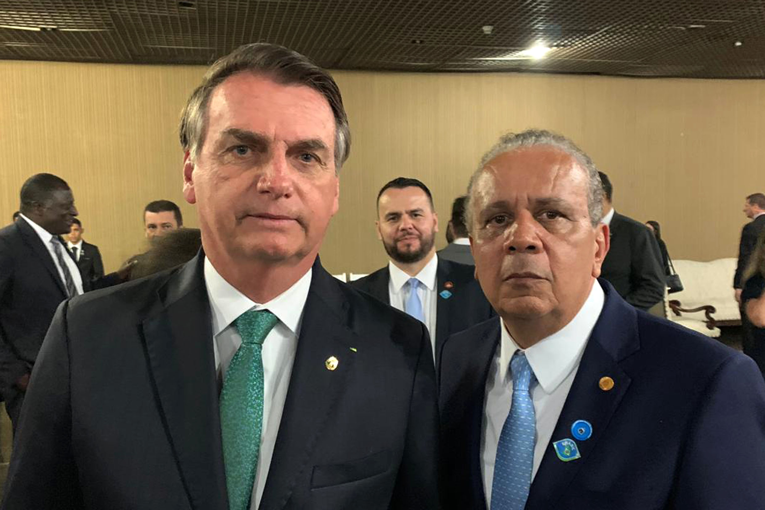 Jair Bolsonaro e Tenente Nascimento<a style='float:right;color:#ccc' href='https://www3.al.sp.gov.br/repositorio/noticia/N-08-2019/fg238321.jpg' target=_blank><i class='bi bi-zoom-in'></i> Clique para ver a imagem </a>