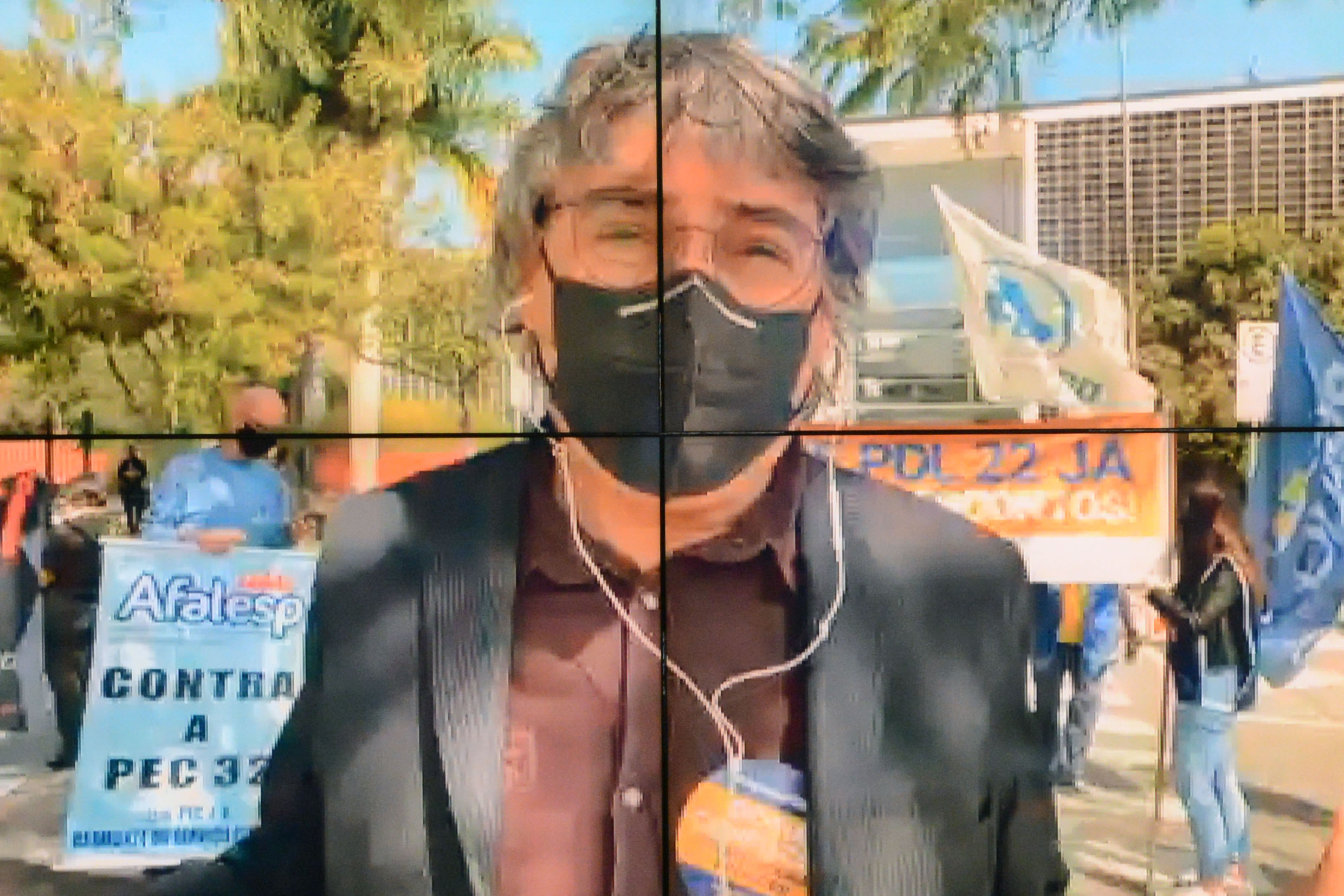 Carlos Giannazi na Tribuna Virtual<a style='float:right;color:#ccc' href='https://www3.al.sp.gov.br/repositorio/noticia/N-08-2021/fg271125.jpg' target=_blank><i class='bi bi-zoom-in'></i> Clique para ver a imagem </a>