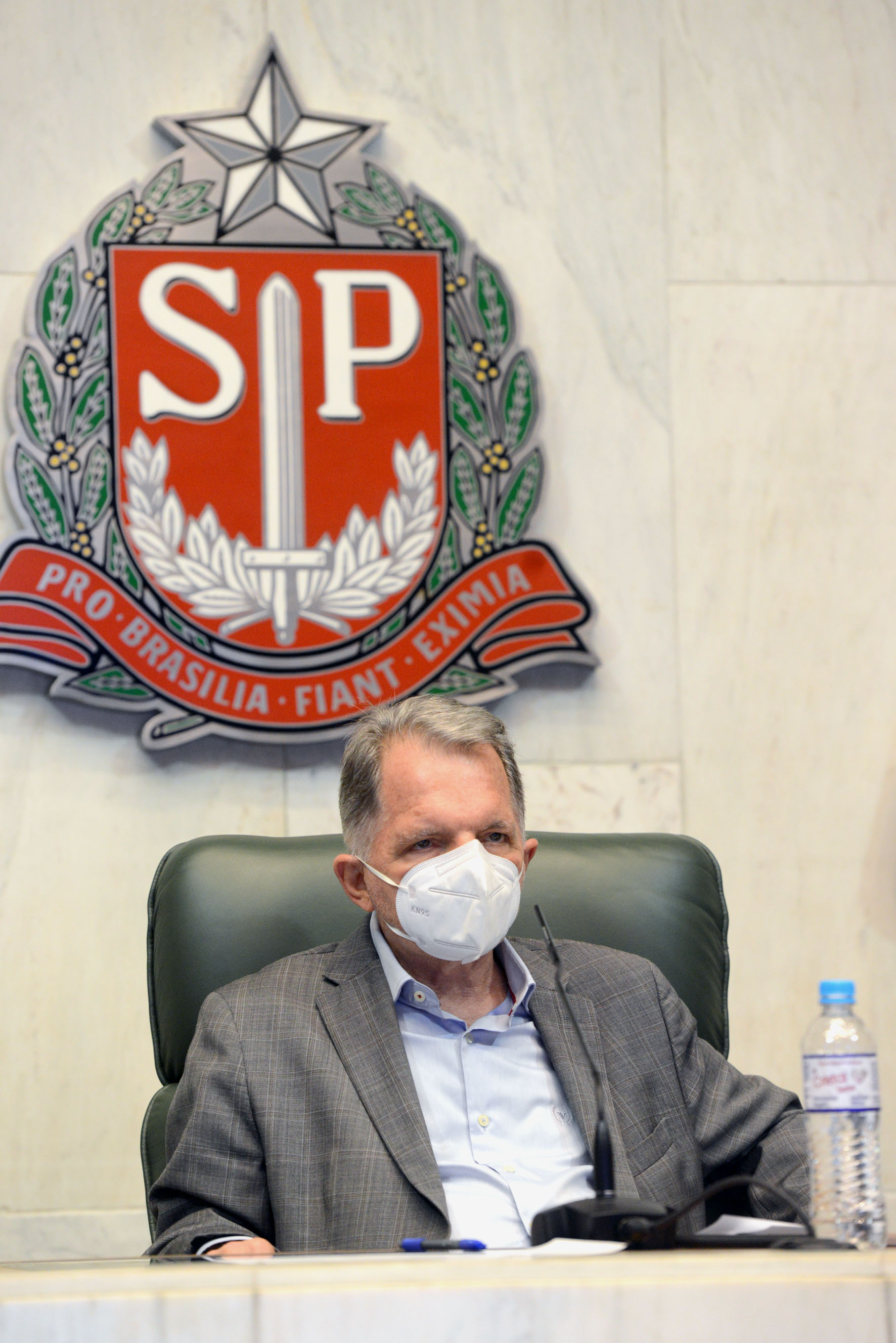 Mauro Bragato preside o congresso em ambiente virtual<a style='float:right;color:#ccc' href='https://www3.al.sp.gov.br/repositorio/noticia/N-08-2021/fg271600.jpg' target=_blank><i class='bi bi-zoom-in'></i> Clique para ver a imagem </a>