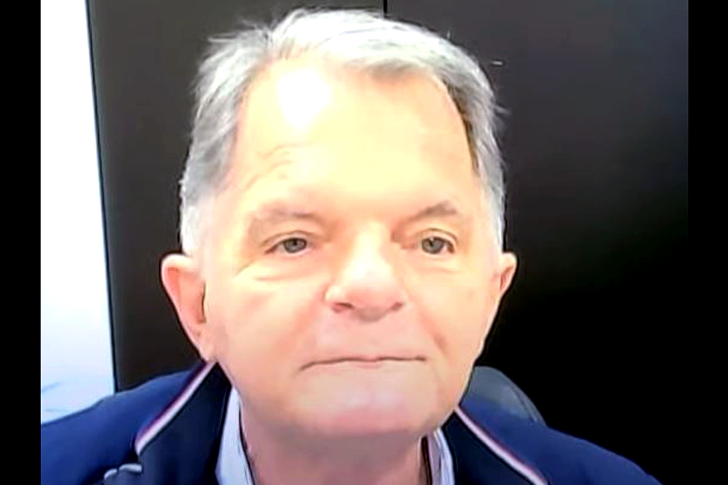 Mauro Bragato preside a comissão em ambiente virtual<a style='float:right;color:#ccc' href='https://www3.al.sp.gov.br/repositorio/noticia/N-08-2021/fg271762.jpg' target=_blank><i class='bi bi-zoom-in'></i> Clique para ver a imagem </a>