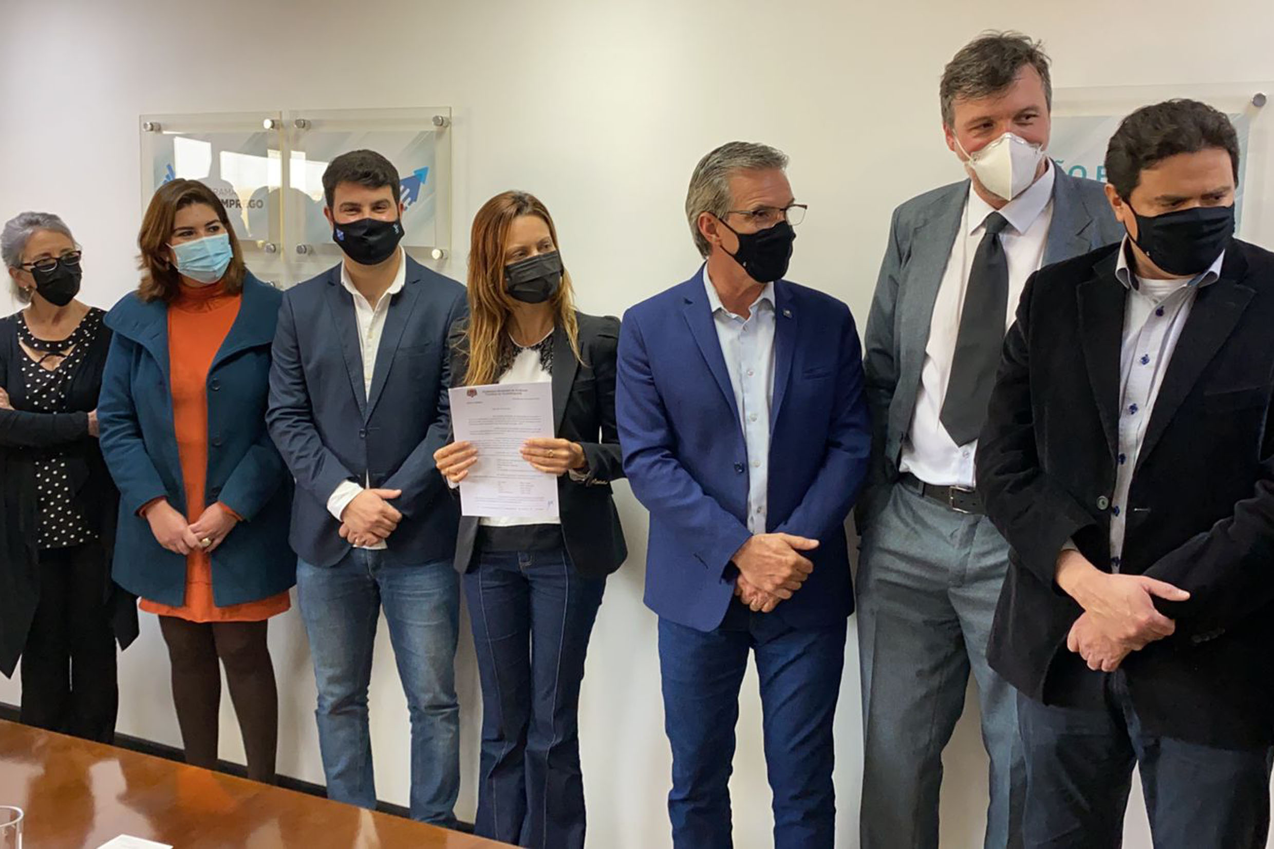 Presidente da Comisso de Cincia, Tecnologia e Inovao recebe representantes da Secretaria Estadual do Desenvolvimento, prefeito de Guaratinguet e reitor da Unesp - Foto: Assessoria do deputado Sergio Victor<a style='float:right;color:#ccc' href='https://www3.al.sp.gov.br/repositorio/noticia/N-08-2021/fg272124.jpg' target=_blank><i class='bi bi-zoom-in'></i> Clique para ver a imagem </a>