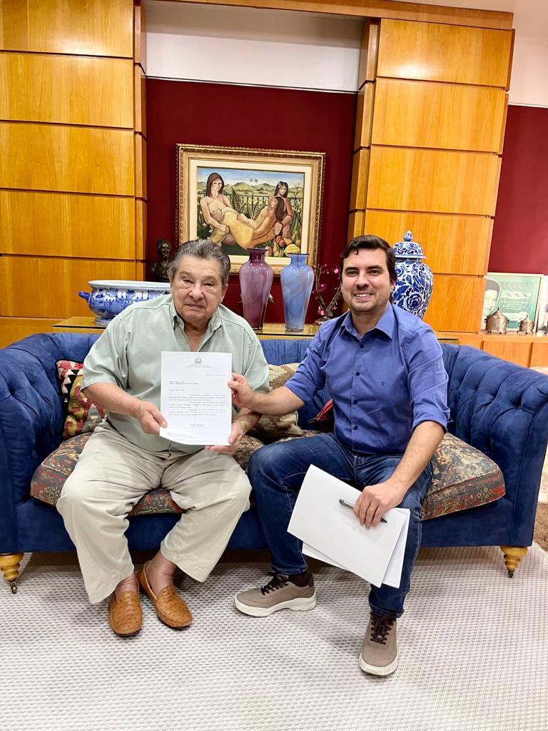 Deputado Vinicius Camarinha e Mrcio Serva<a style='float:right;color:#ccc' href='https://www3.al.sp.gov.br/repositorio/noticia/N-08-2023/fg306341.jpg' target=_blank><i class='bi bi-zoom-in'></i> Clique para ver a imagem </a>