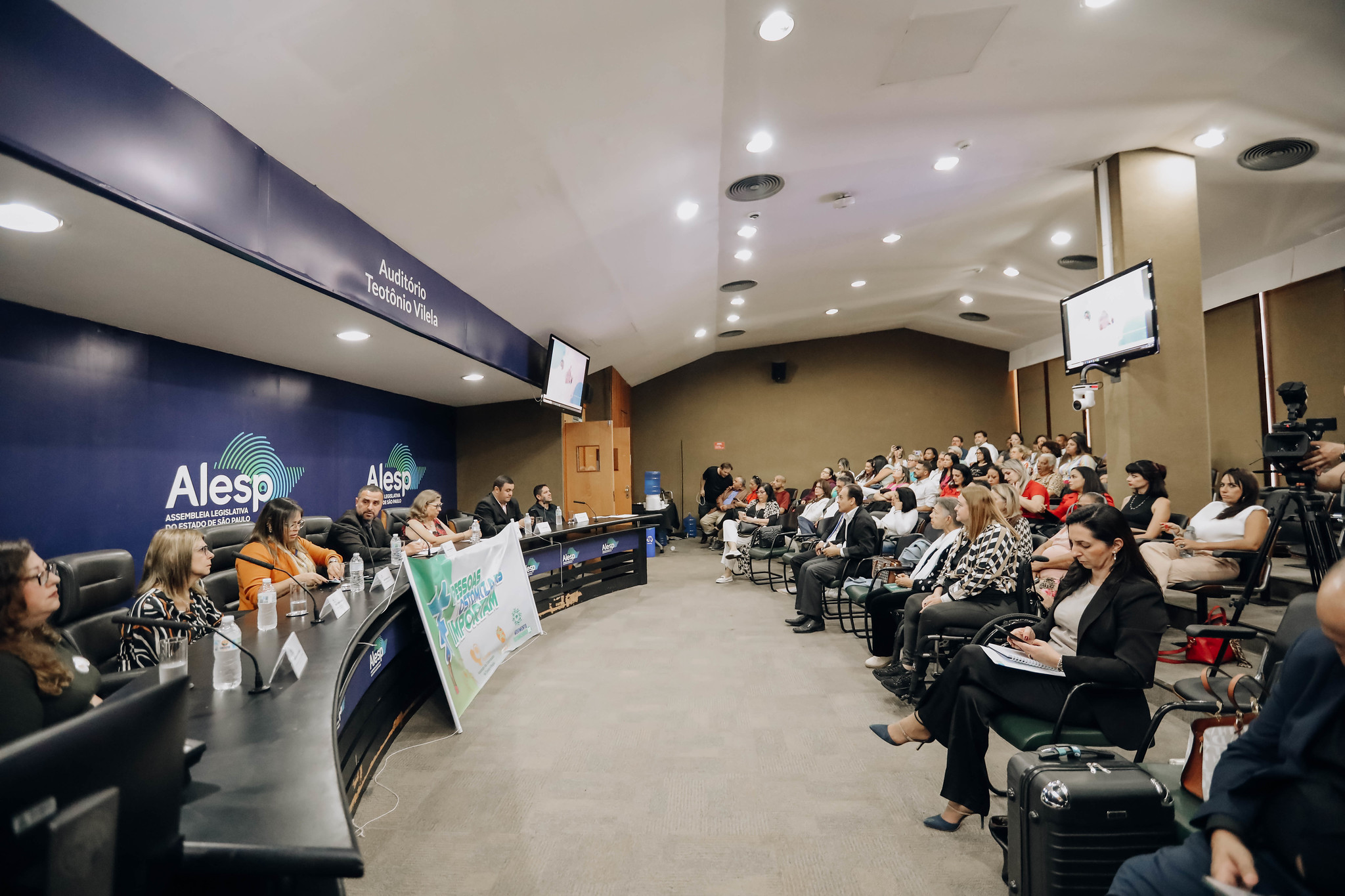 Conferncia foi realizada na Alesp<a style='float:right;color:#ccc' href='https://www3.al.sp.gov.br/repositorio/noticia/N-08-2023/fg306810.jpg' target=_blank><i class='bi bi-zoom-in'></i> Clique para ver a imagem </a>