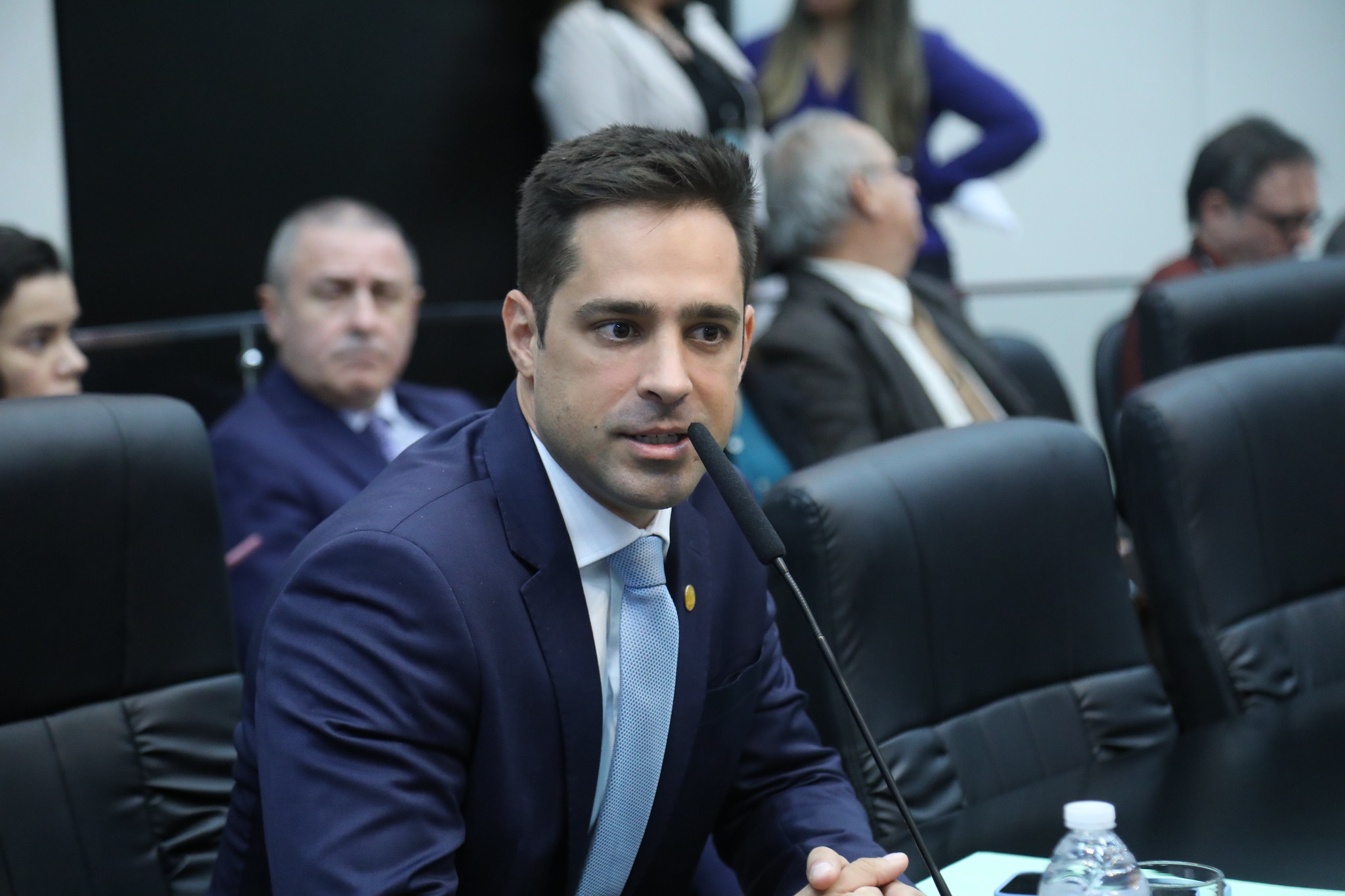 Leonardo Siqueira - Foto: Marco A. Cardelino<a style='float:right;color:#ccc' href='https://www3.al.sp.gov.br/repositorio/noticia/N-08-2023/fg307831.jpg' target=_blank><i class='bi bi-zoom-in'></i> Clique para ver a imagem </a>