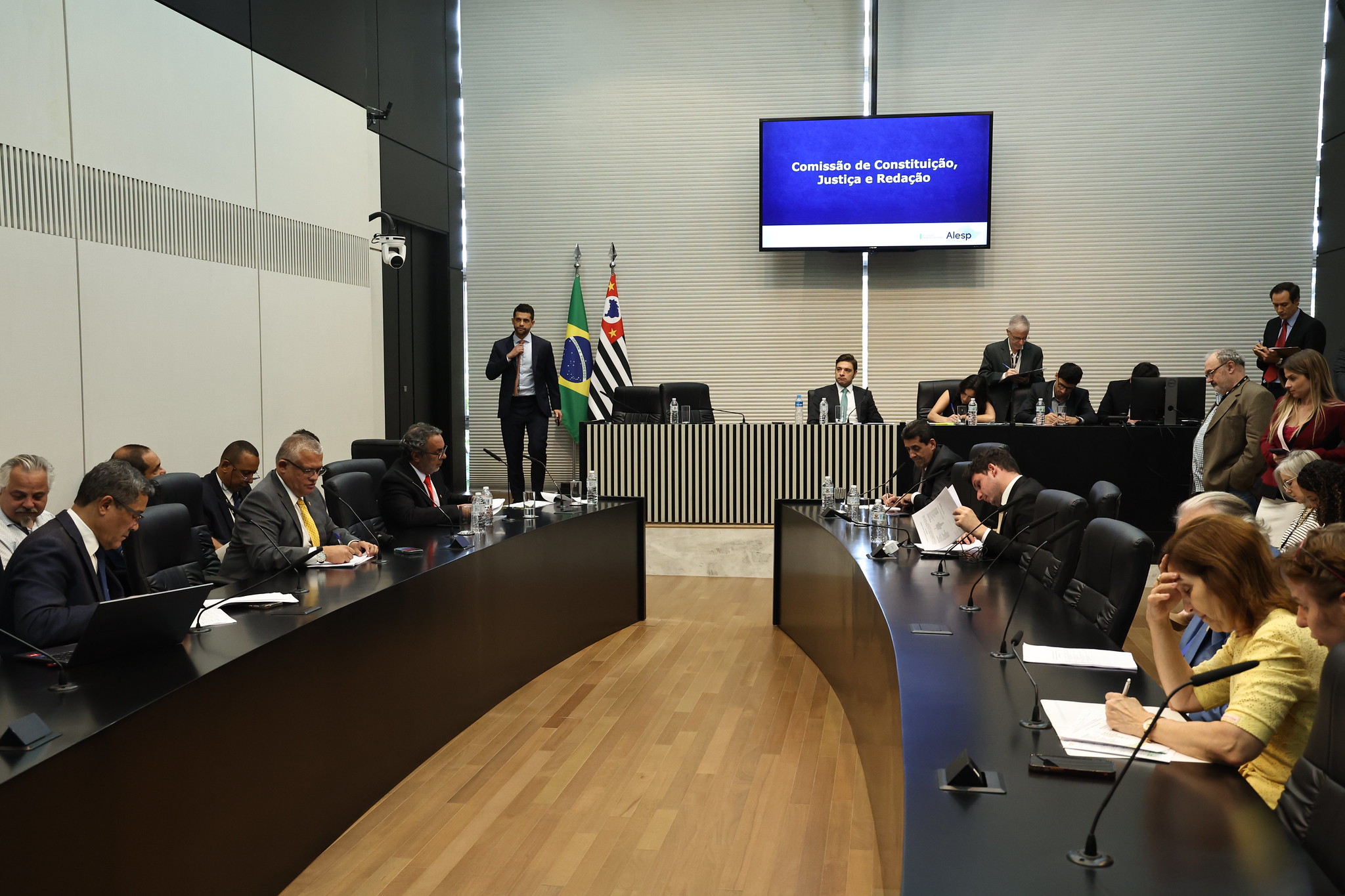Comisso aprovou trs PECs de autoria parlamentar <a style='float:right;color:#ccc' href='https://www3.al.sp.gov.br/repositorio/noticia/N-08-2024/fg331859.jpg' target=_blank><i class='bi bi-zoom-in'></i> Clique para ver a imagem </a>