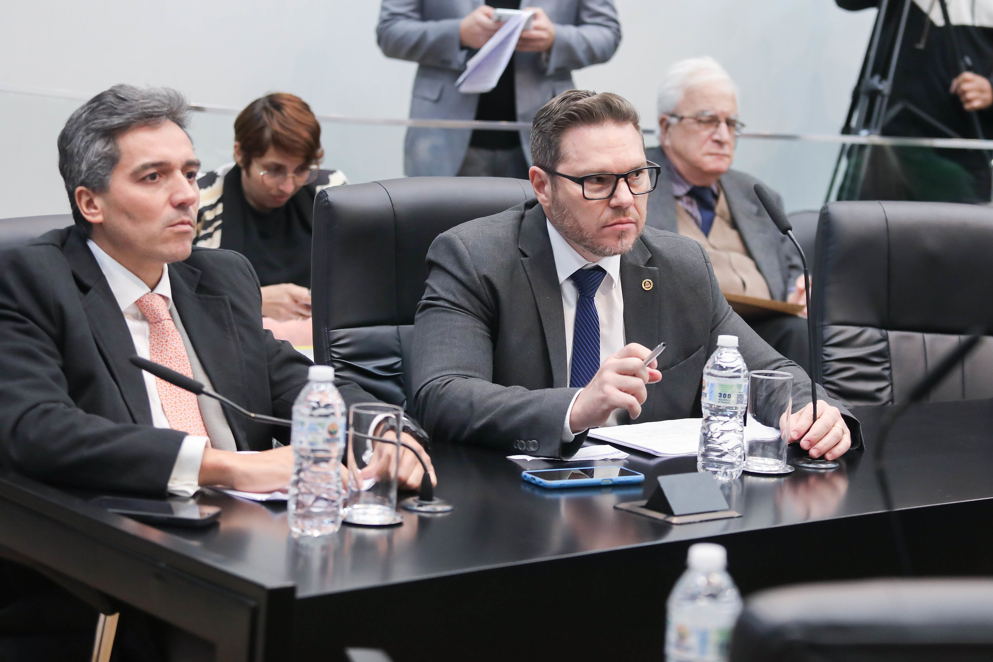 Deputados Paulo Mansur e Danilo Campetti<a style='float:right;color:#ccc' href='https://www3.al.sp.gov.br/repositorio/noticia/N-08-2024/fg332201.jpg' target=_blank><i class='bi bi-zoom-in'></i> Clique para ver a imagem </a>