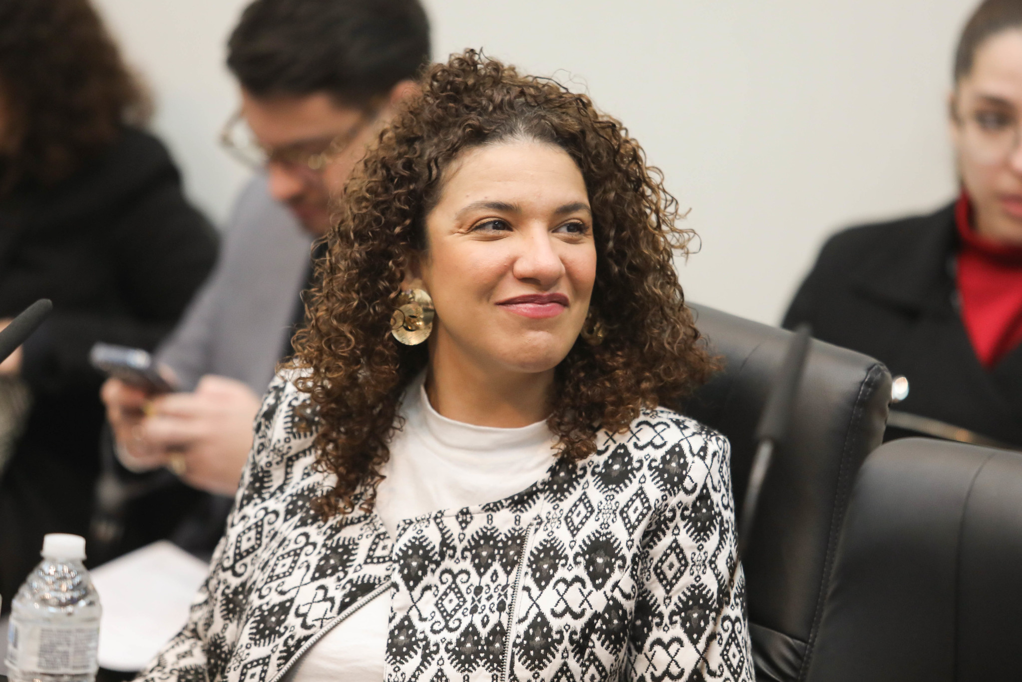 Deputada Monica Seixas do Movimento Pretas<a style='float:right;color:#ccc' href='https://www3.al.sp.gov.br/repositorio/noticia/N-08-2024/fg332202.jpg' target=_blank><i class='bi bi-zoom-in'></i> Clique para ver a imagem </a>