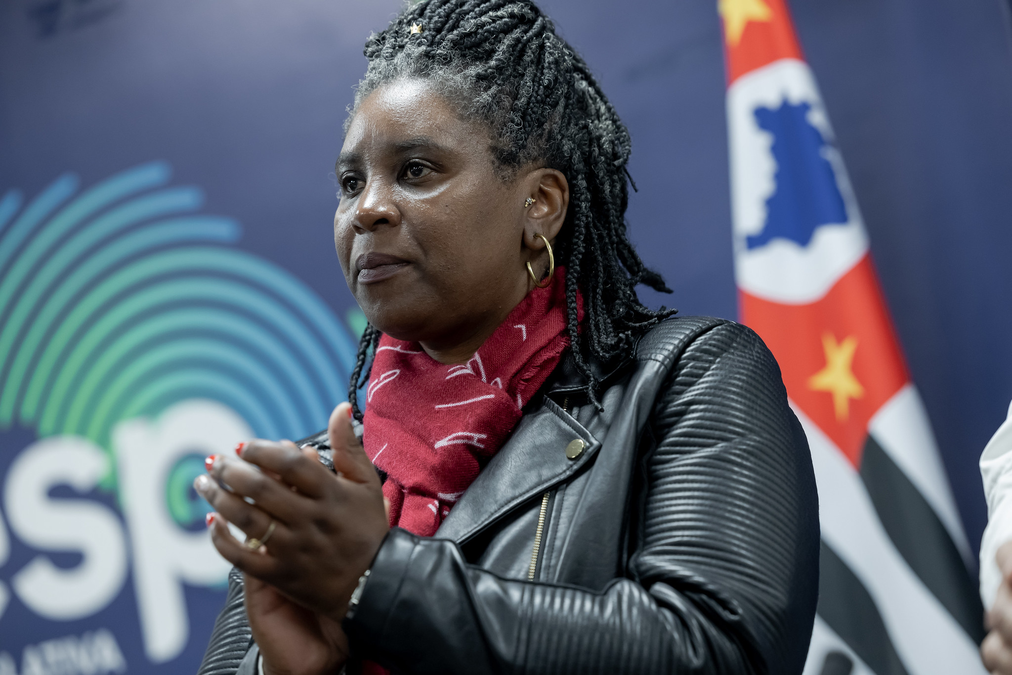 Iara Bento, do SOS Racismo, acompanhou o evento<a style='float:right;color:#ccc' href='https://www3.al.sp.gov.br/repositorio/noticia/N-08-2024/fg332371.jpg' target=_blank><i class='bi bi-zoom-in'></i> Clique para ver a imagem </a>