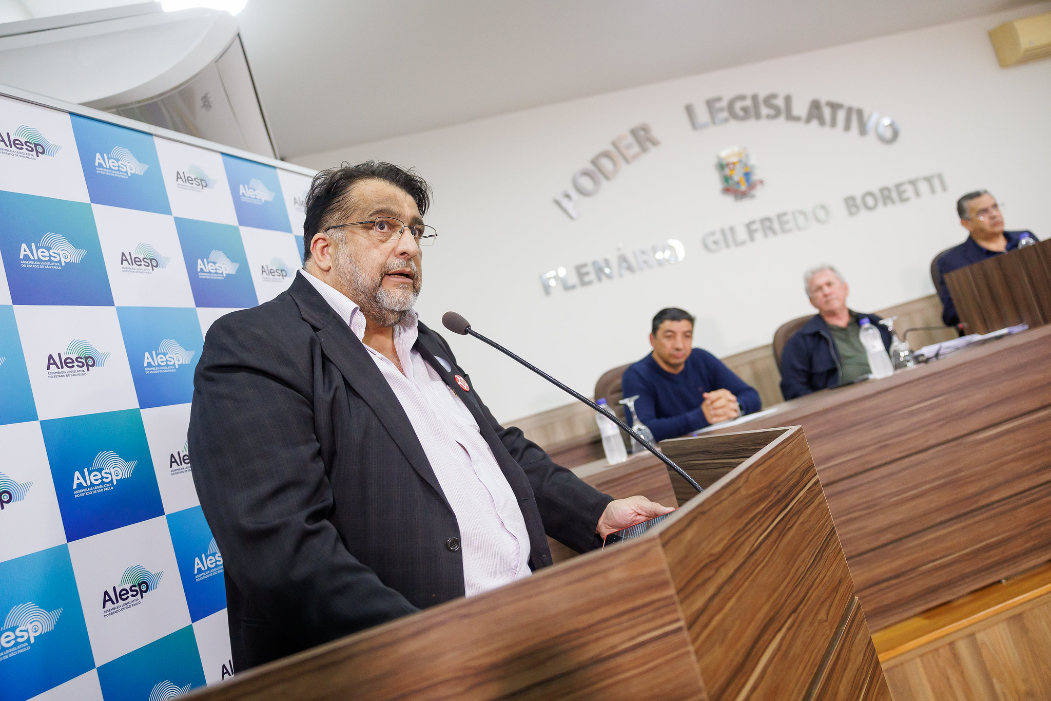 Representante da Santa Casa pede equipamentos<a style='float:right;color:#ccc' href='https://www3.al.sp.gov.br/repositorio/noticia/N-08-2025/fg350665.jpg' target=_blank><i class='bi bi-zoom-in'></i> Clique para ver a imagem </a>