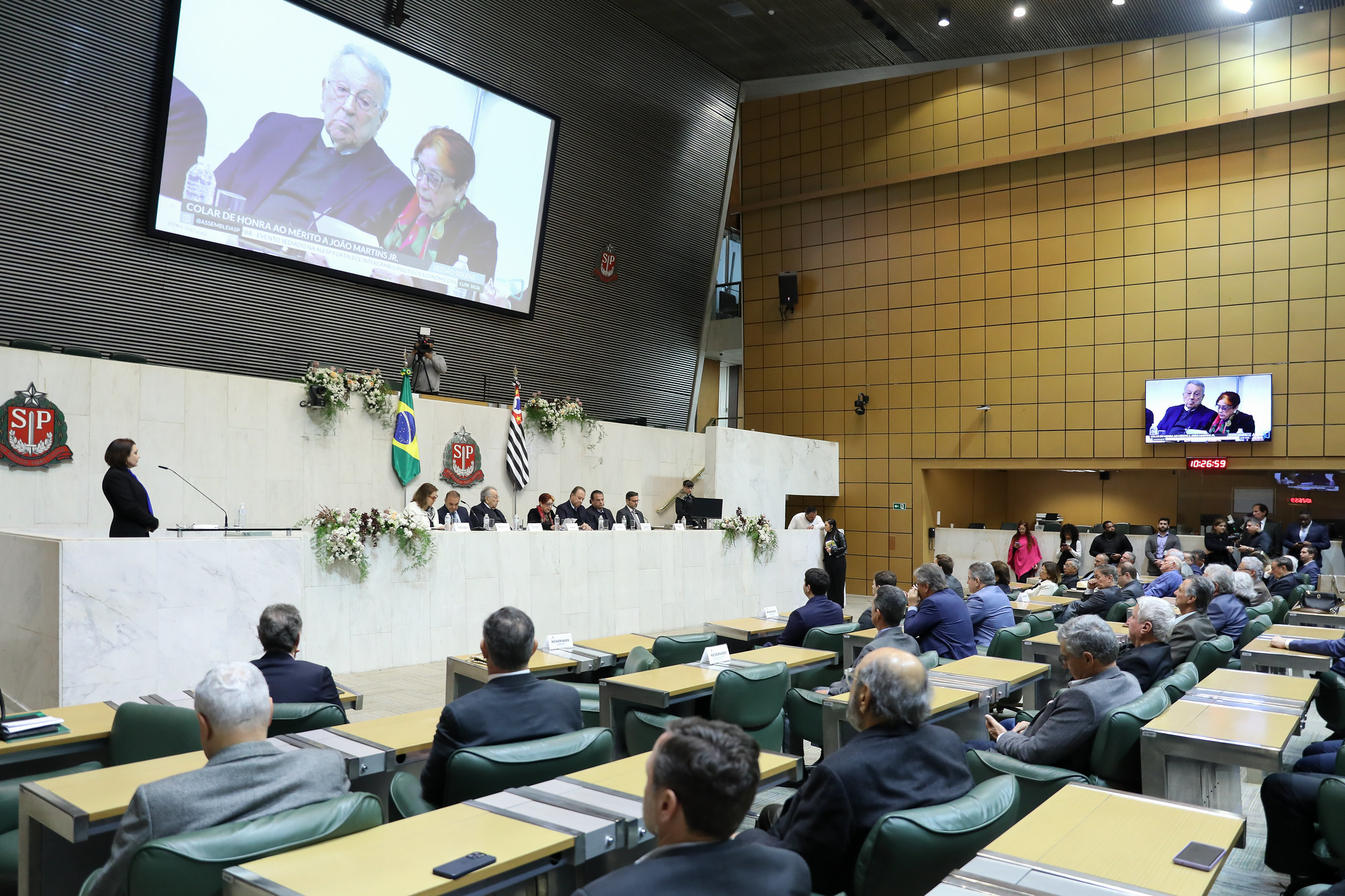 Honraria reconheceu trajetória de 50 anos no agro<a style='float:right;color:#ccc' href='https://www3.al.sp.gov.br/repositorio/noticia/N-08-2025/fg350728.jpg' target=_blank><i class='bi bi-zoom-in'></i> Clique para ver a imagem </a>