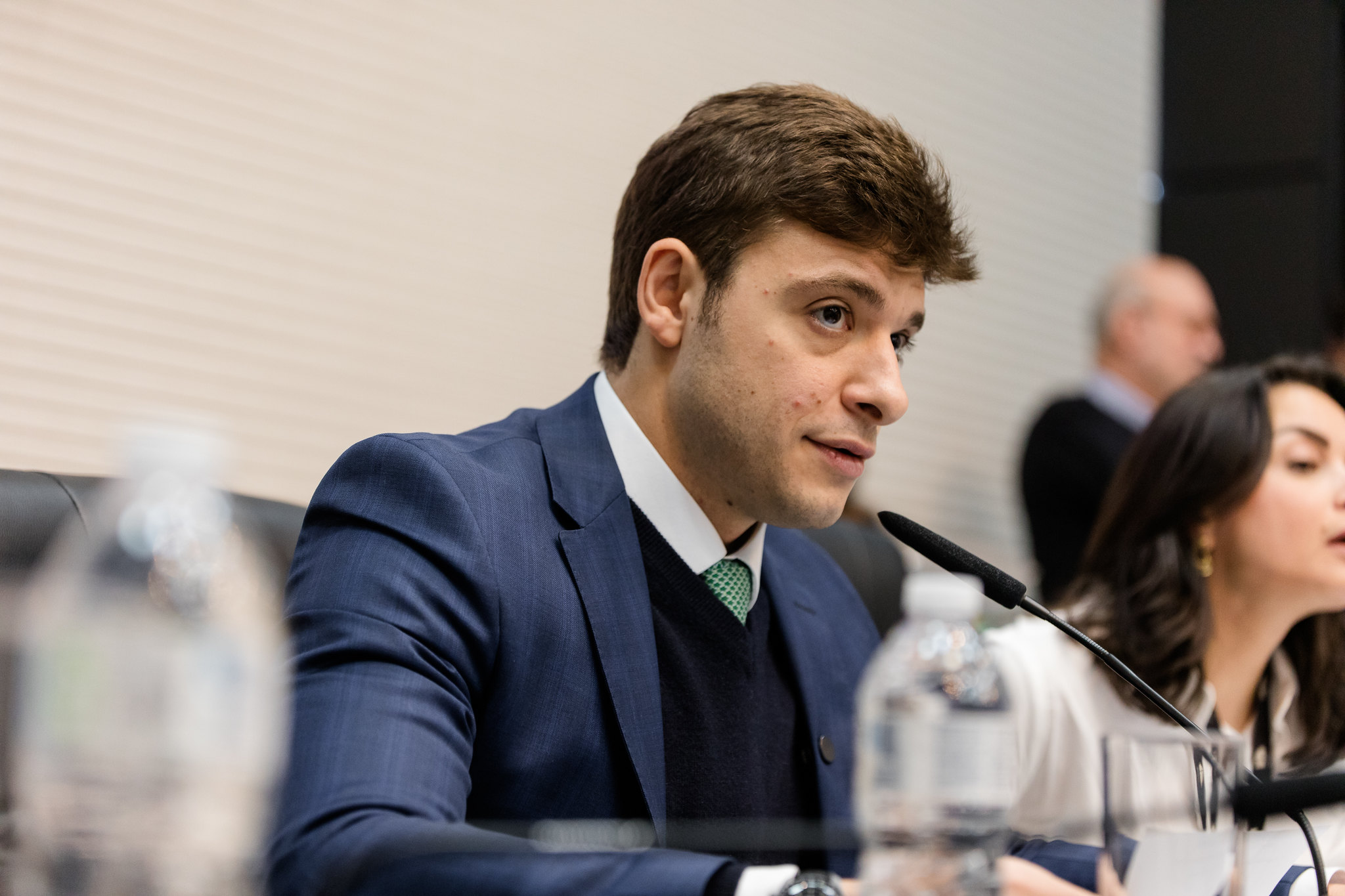 Deputado Thiago Auricchio presidiu a reunio<a style='float:right;color:#ccc' href='https://www3.al.sp.gov.br/repositorio/noticia/N-08-2025/fg350842.jpg' target=_blank><i class='bi bi-zoom-in'></i> Clique para ver a imagem </a>