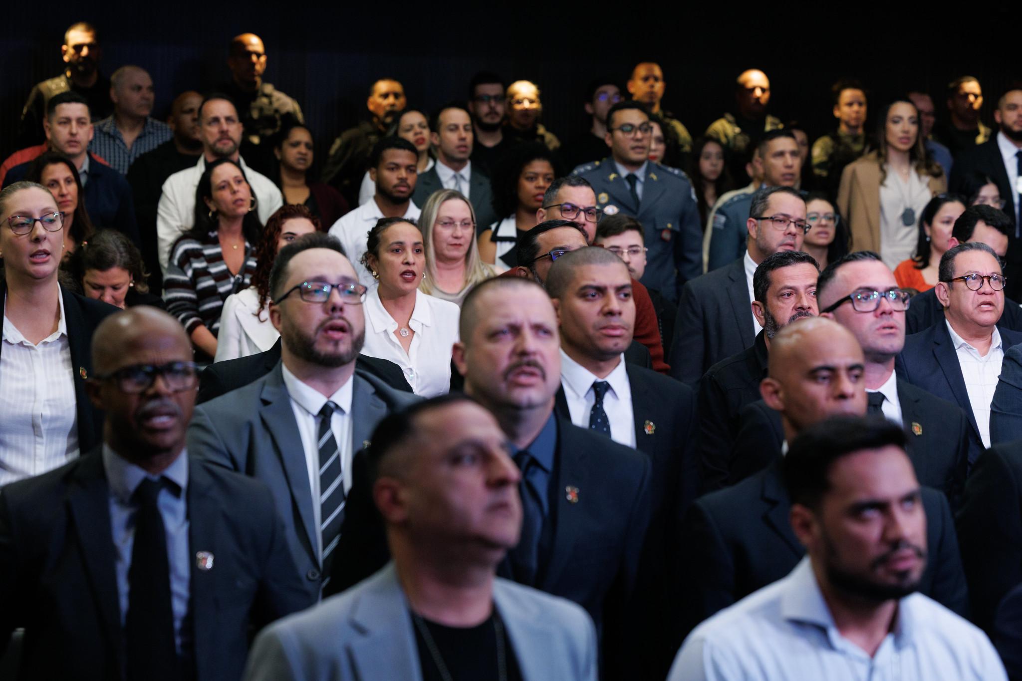 Mais de 50 agentes de segurança foram homenageados<a style='float:right;color:#ccc' href='https://www3.al.sp.gov.br/repositorio/noticia/N-08-2025/fg351180.jpg' target=_blank><i class='bi bi-zoom-in'></i> Clique para ver a imagem </a>