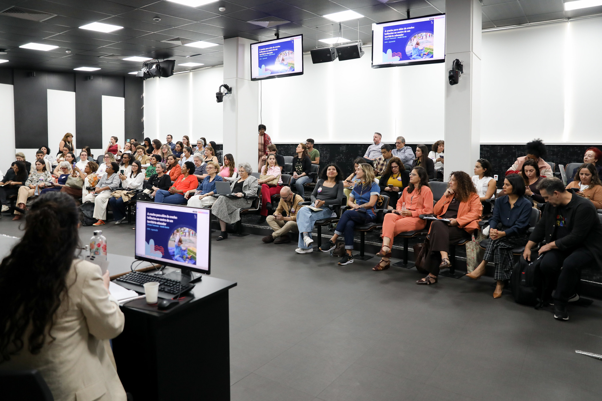 Audincia debate cuidados na primeira infncia<a style='float:right;color:#ccc' href='https://www3.al.sp.gov.br/repositorio/noticia/N-08-2025/fg351705.jpg' target=_blank><i class='bi bi-zoom-in'></i> Clique para ver a imagem </a>