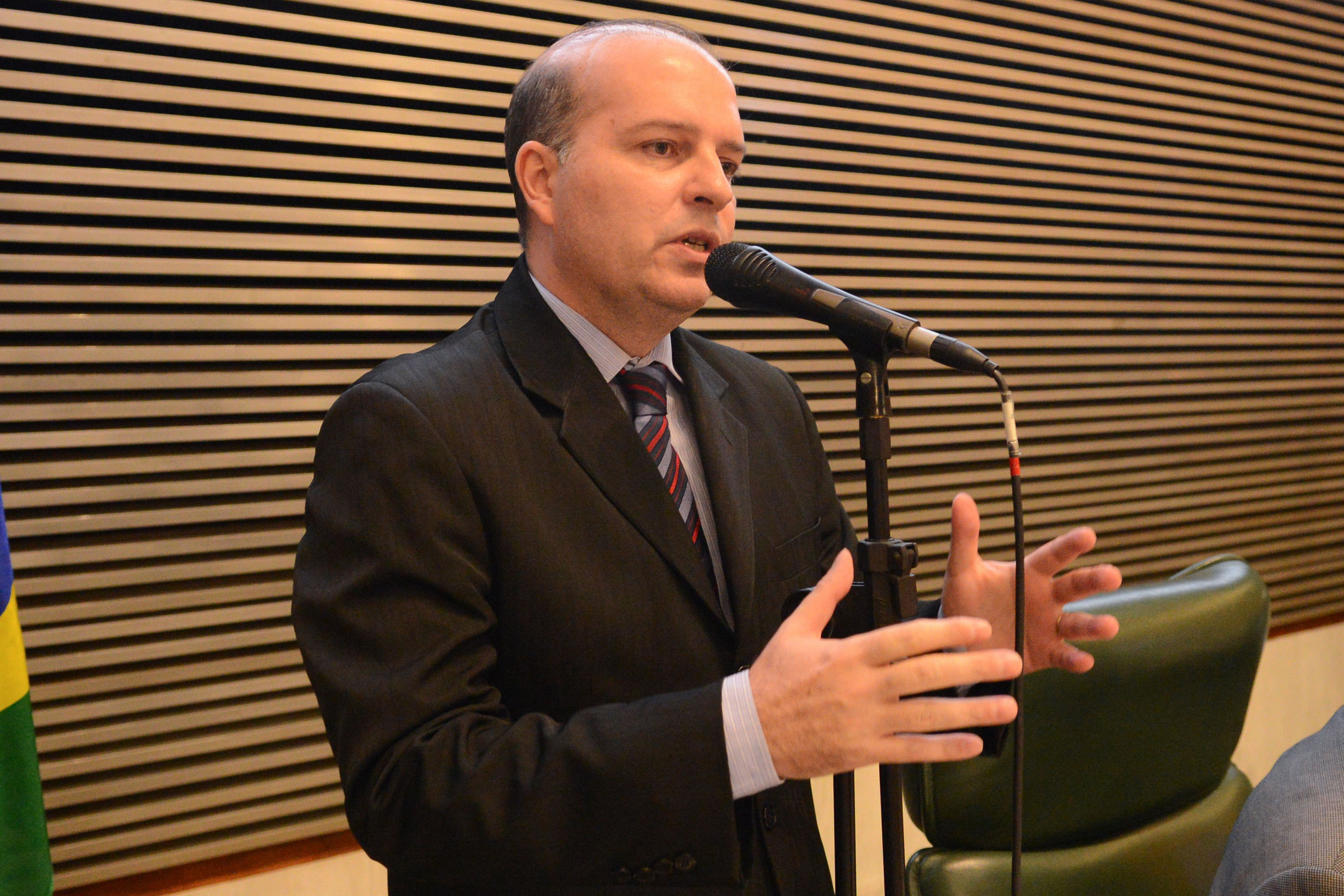 Luiz Fernando Quilici <a style='float:right;color:#ccc' href='https://www3.al.sp.gov.br/repositorio/noticia/N-09-2013/fg129539.jpg' target=_blank><i class='bi bi-zoom-in'></i> Clique para ver a imagem </a>