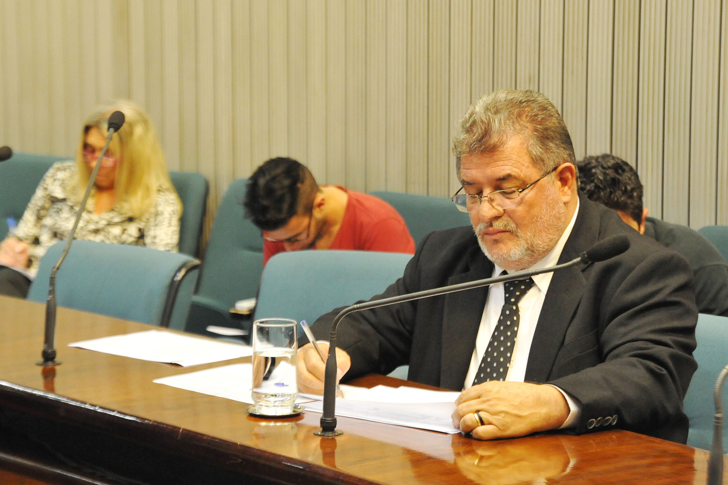 Professor Tito<a style='float:right;color:#ccc' href='https://www3.al.sp.gov.br/repositorio/noticia/N-09-2013/fg129604.jpg' target=_blank><i class='bi bi-zoom-in'></i> Clique para ver a imagem </a>