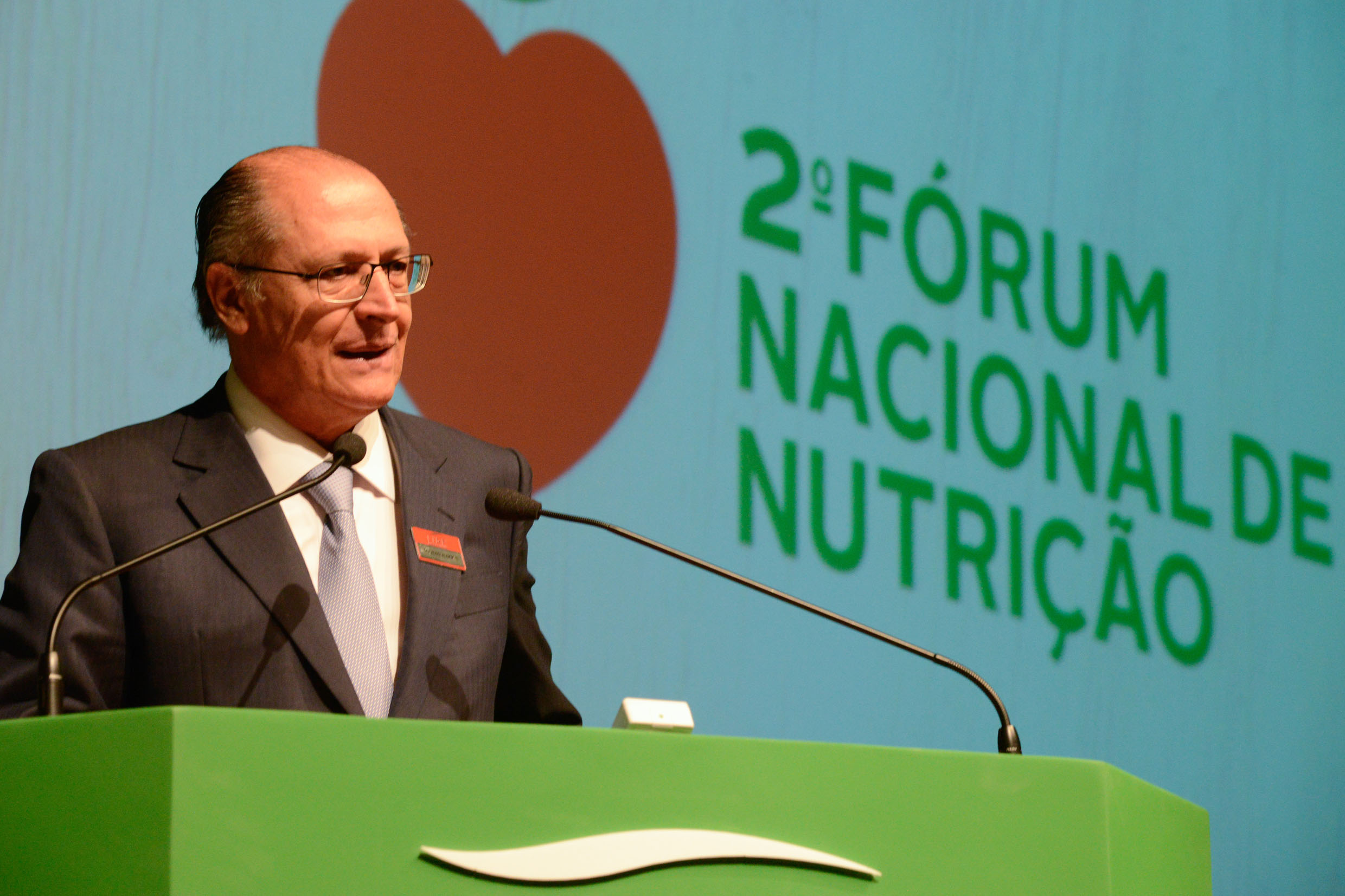 Geraldo Alckmin discursa durante 2 Frum Nacional de Nutrio<a style='float:right;color:#ccc' href='https://www3.al.sp.gov.br/repositorio/noticia/N-09-2015/fg175556.jpg' target=_blank><i class='bi bi-zoom-in'></i> Clique para ver a imagem </a>