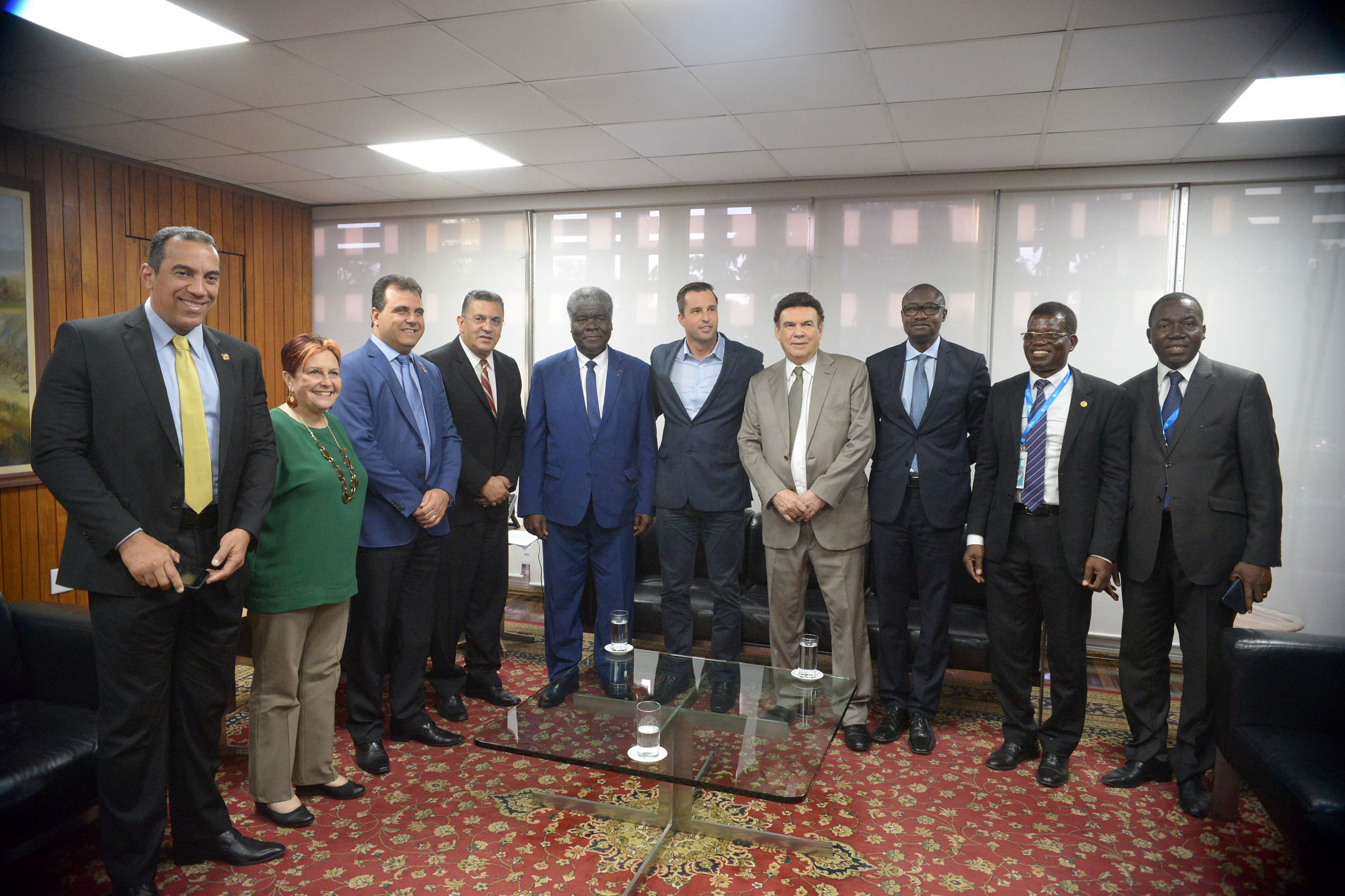 Visita do governador de Abidjan e cnsul Costa do Marfim<a style='float:right;color:#ccc' href='https://www3.al.sp.gov.br/repositorio/noticia/N-09-2019/fg240084.jpg' target=_blank><i class='bi bi-zoom-in'></i> Clique para ver a imagem </a>