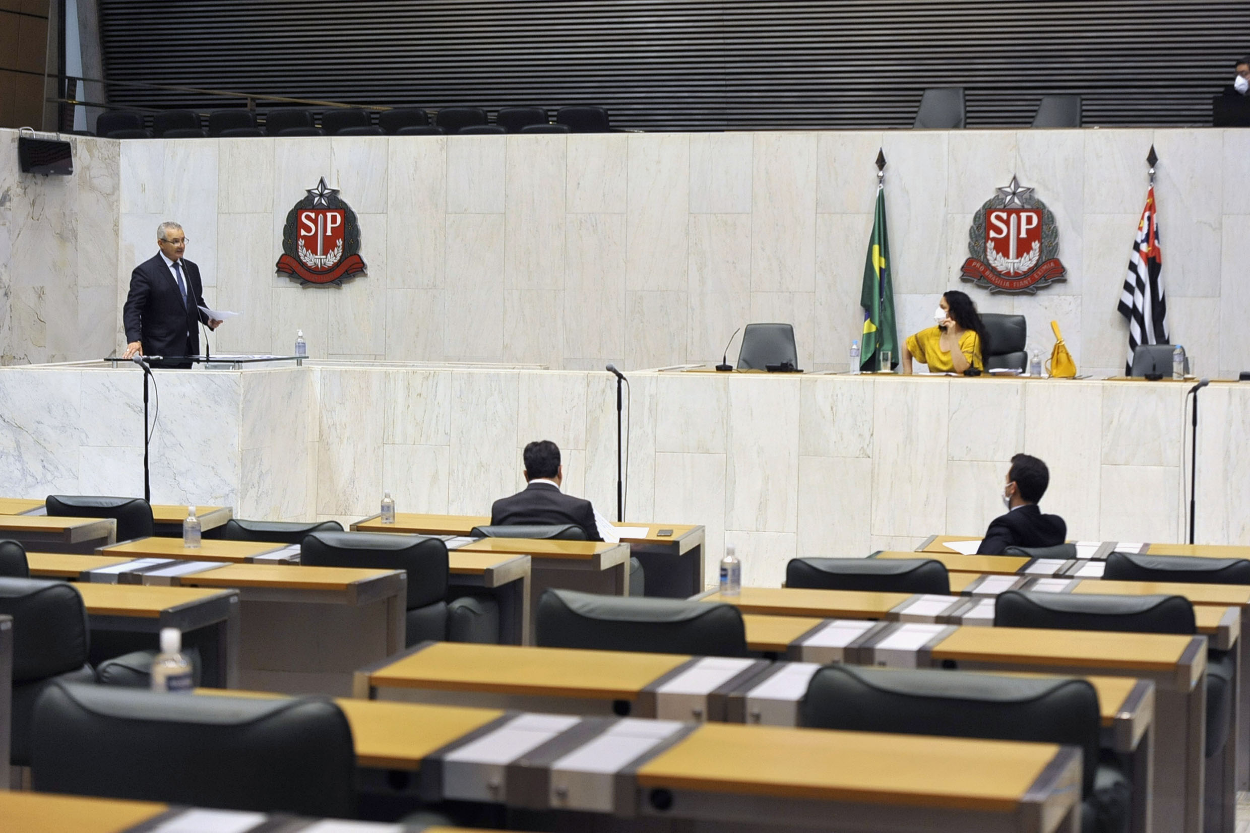 Plenrio Juscelino Kubitschek<a style='float:right;color:#ccc' href='https://www3.al.sp.gov.br/repositorio/noticia/N-09-2020/fg254181.jpg' target=_blank><i class='bi bi-zoom-in'></i> Clique para ver a imagem </a>