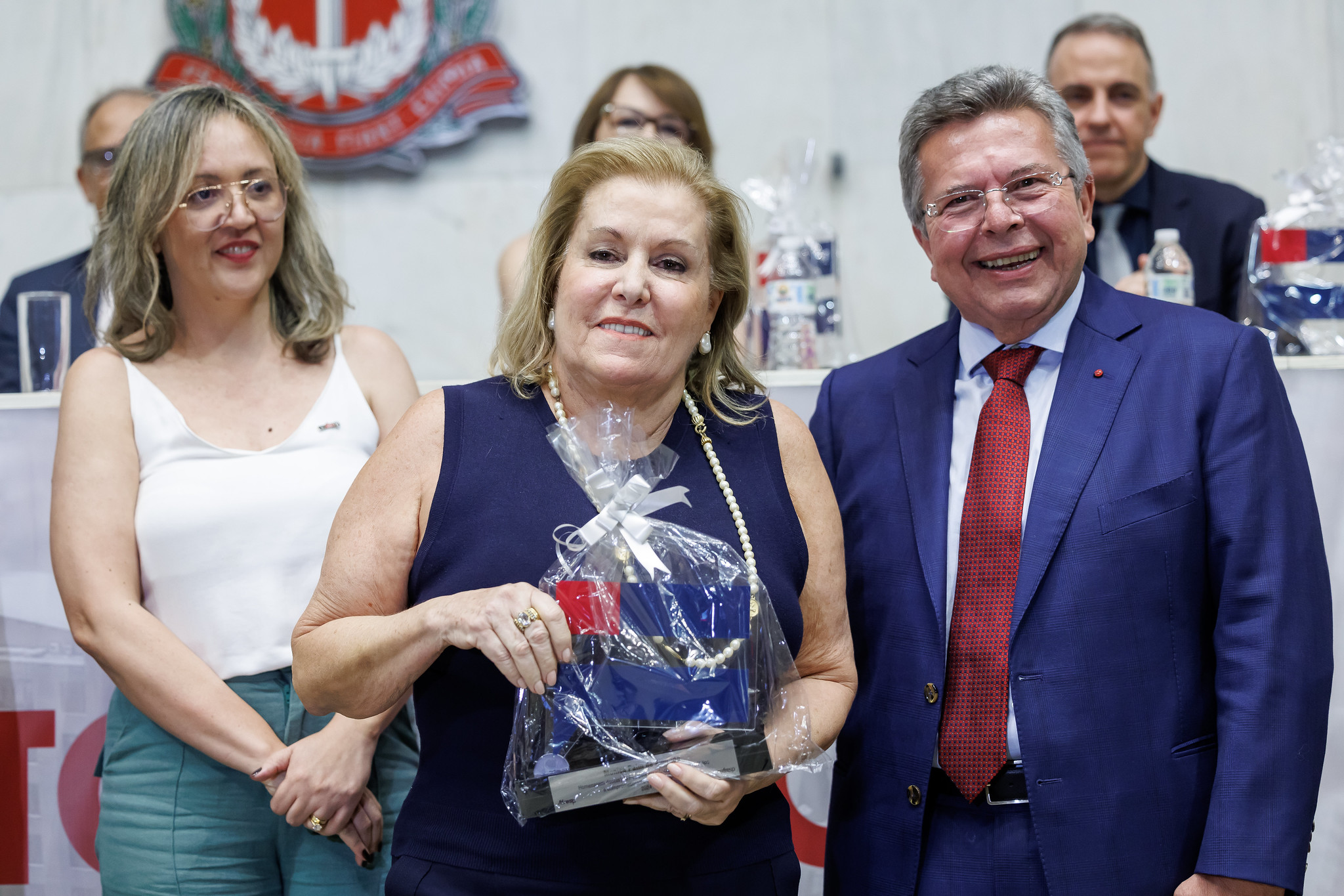 Auditores foram homenageados no evento<a style='float:right;color:#ccc' href='https://www3.al.sp.gov.br/repositorio/noticia/N-09-2024/fg334864.jpg' target=_blank><i class='bi bi-zoom-in'></i> Clique para ver a imagem </a>