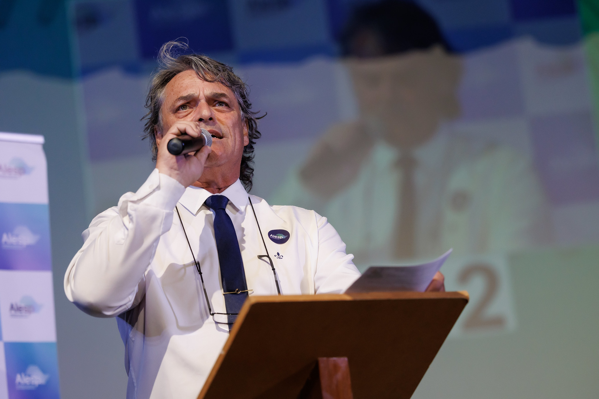 Cesarr Digoiais pede reforma em velrio de Adolfo<a style='float:right;color:#ccc' href='https://www3.al.sp.gov.br/repositorio/noticia/N-09-2025/fg352017.jpg' target=_blank><i class='bi bi-zoom-in'></i> Clique para ver a imagem </a>