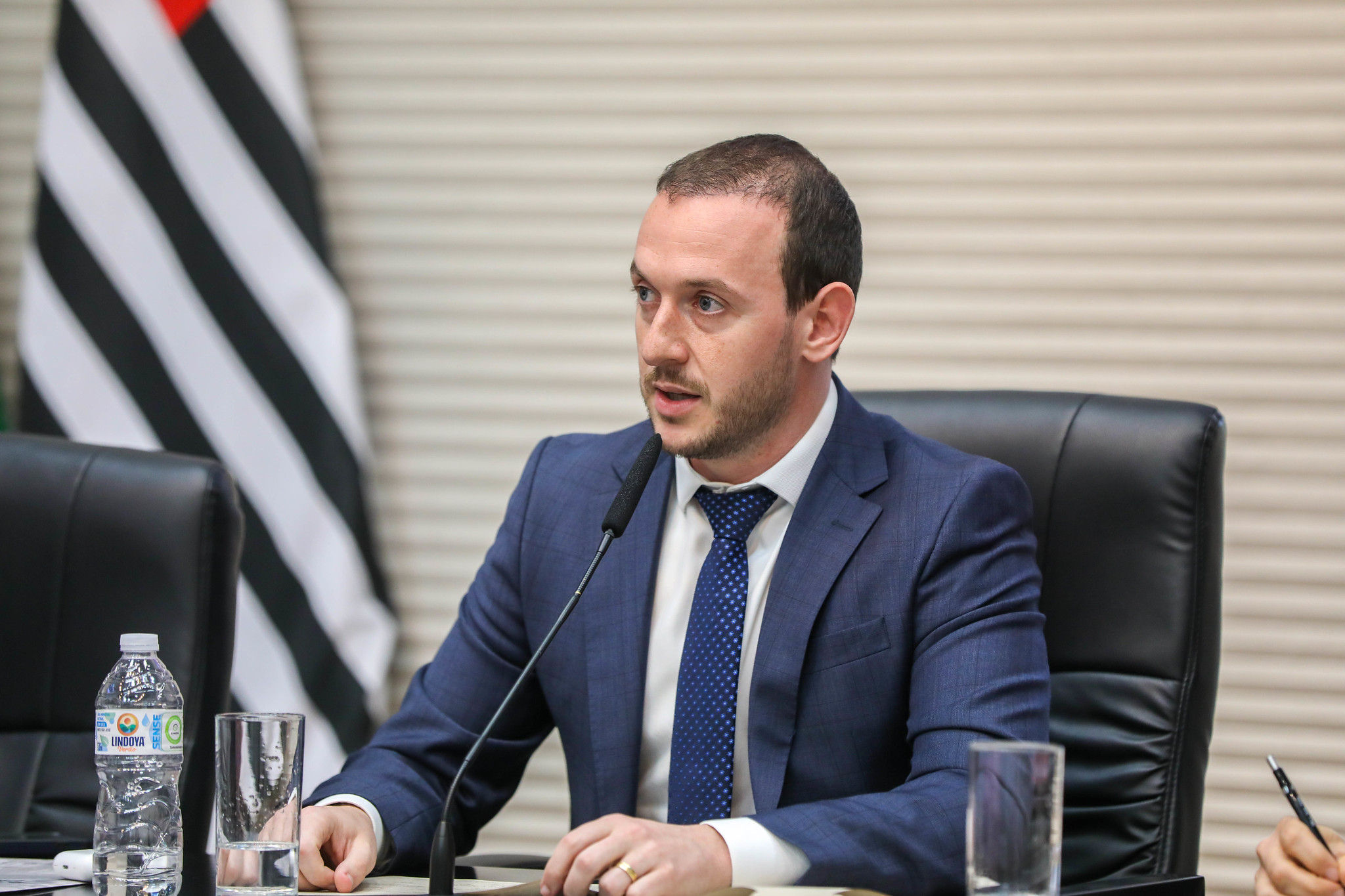 Frana: rao para animais de pessoas em situao de vulnerabilidade social<a style='float:right;color:#ccc' href='https://www3.al.sp.gov.br/repositorio/noticia/N-09-2025/fg352274.jpg' target=_blank><i class='bi bi-zoom-in'></i> Clique para ver a imagem </a>