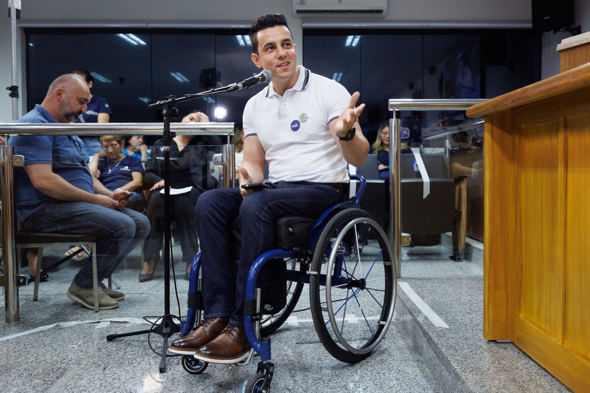 Dante: atenção às pessoas com deficiência<a style='float:right;color:#ccc' href='https://www3.al.sp.gov.br/repositorio/noticia/N-09-2025/fg352447.jpg' target=_blank><i class='bi bi-zoom-in'></i> Clique para ver a imagem </a>