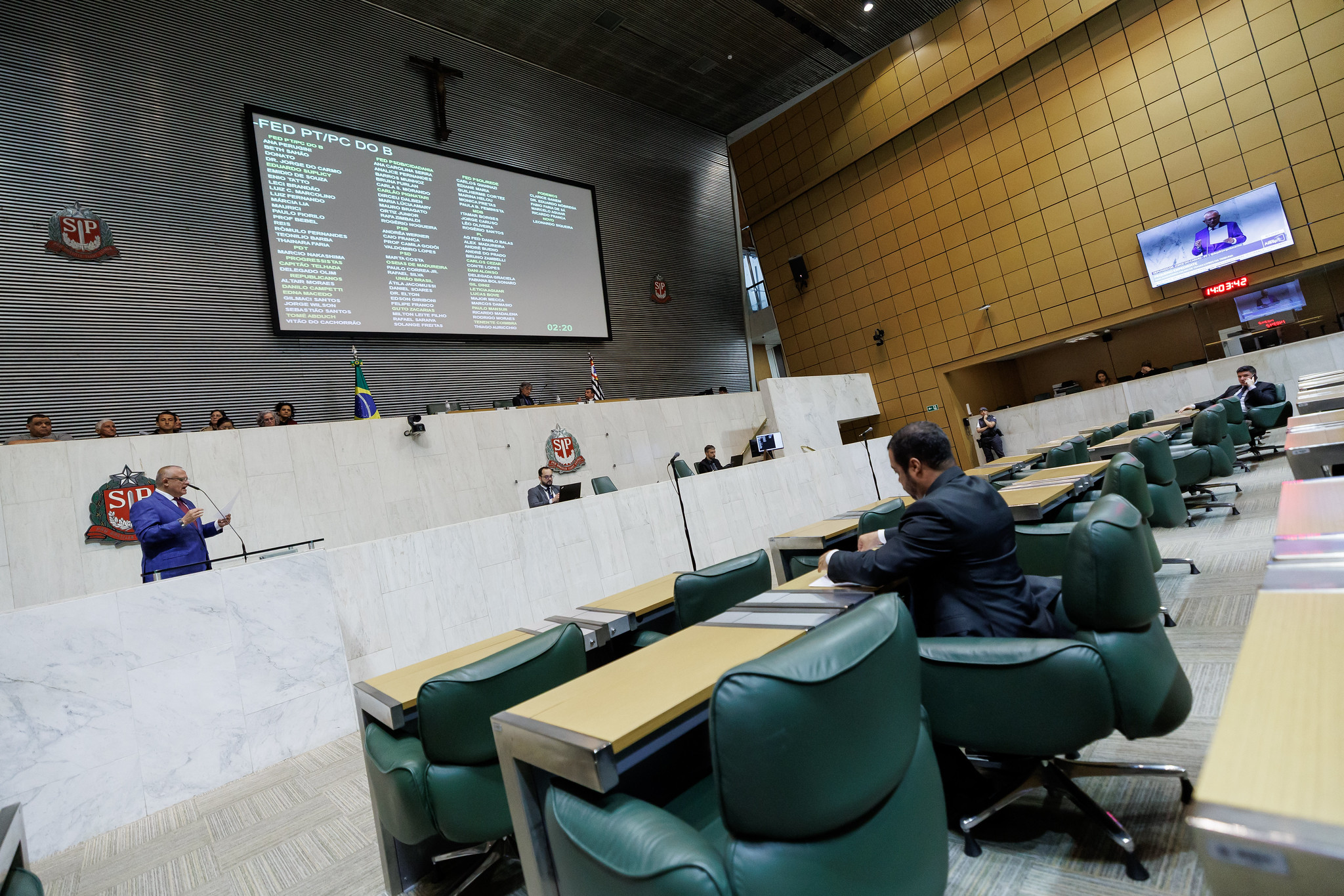 Sessão tratou de segurança a direitos sociais<a style='float:right;color:#ccc' href='https://www3.al.sp.gov.br/repositorio/noticia/N-09-2025/fg352761.jpg' target=_blank><i class='bi bi-zoom-in'></i> Clique para ver a imagem </a>