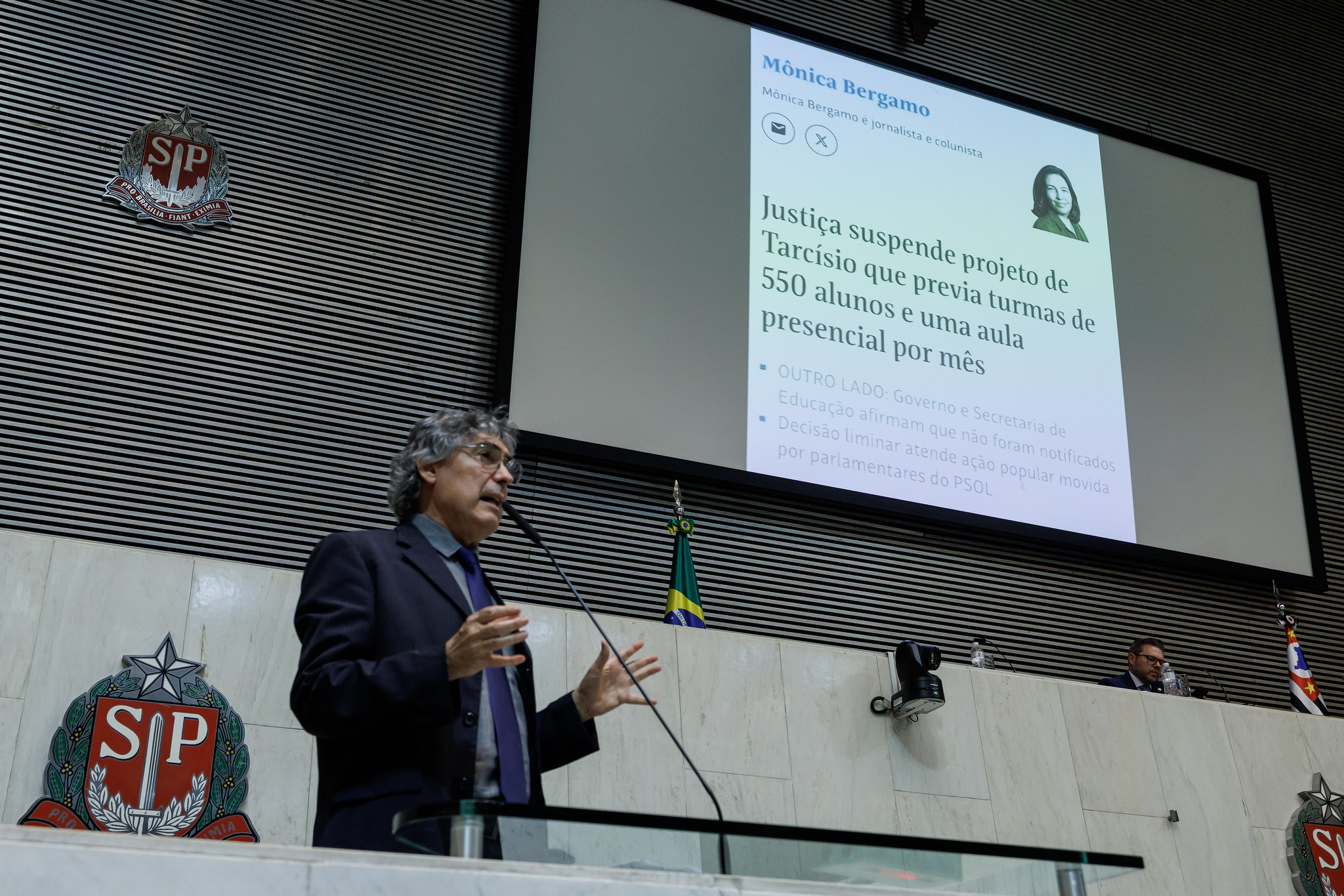 Carlos Giannazi (Psol): suspensão de EJA flexível<a style='float:right;color:#ccc' href='https://www3.al.sp.gov.br/repositorio/noticia/N-09-2025/fg352806.jpg' target=_blank><i class='bi bi-zoom-in'></i> Clique para ver a imagem </a>
