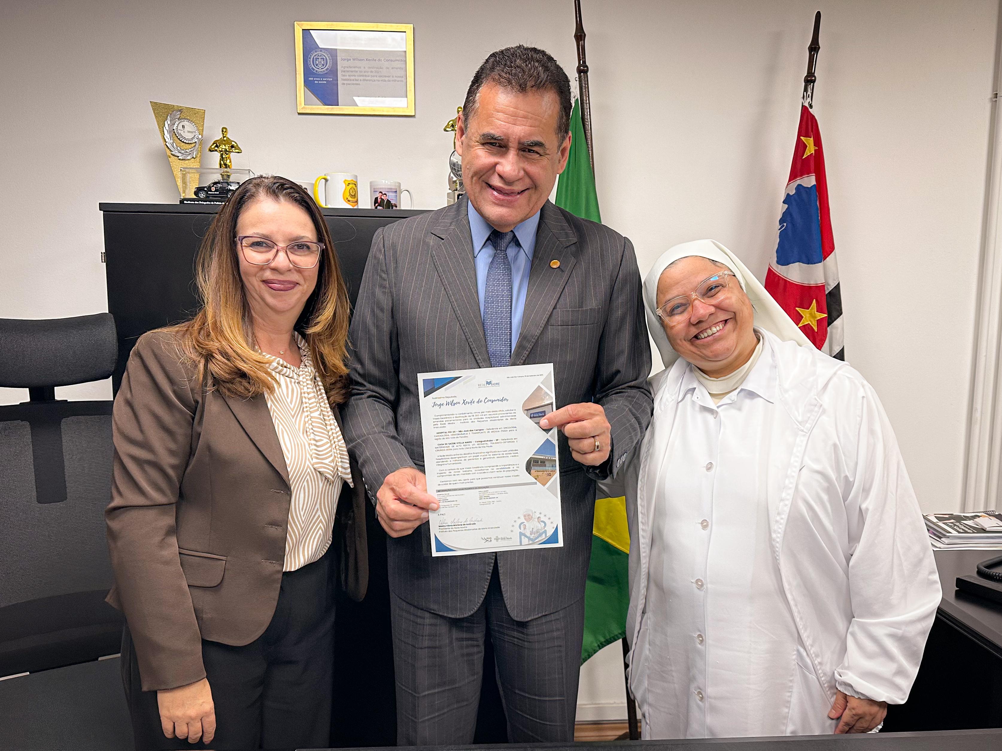 Soraya Teixeira, dep.Jorge Wilson e Irm Marilcia<a style='float:right;color:#ccc' href='https://www3.al.sp.gov.br/repositorio/noticia/N-09-2025/fg353441.jpg' target=_blank><i class='bi bi-zoom-in'></i> Clique para ver a imagem </a>