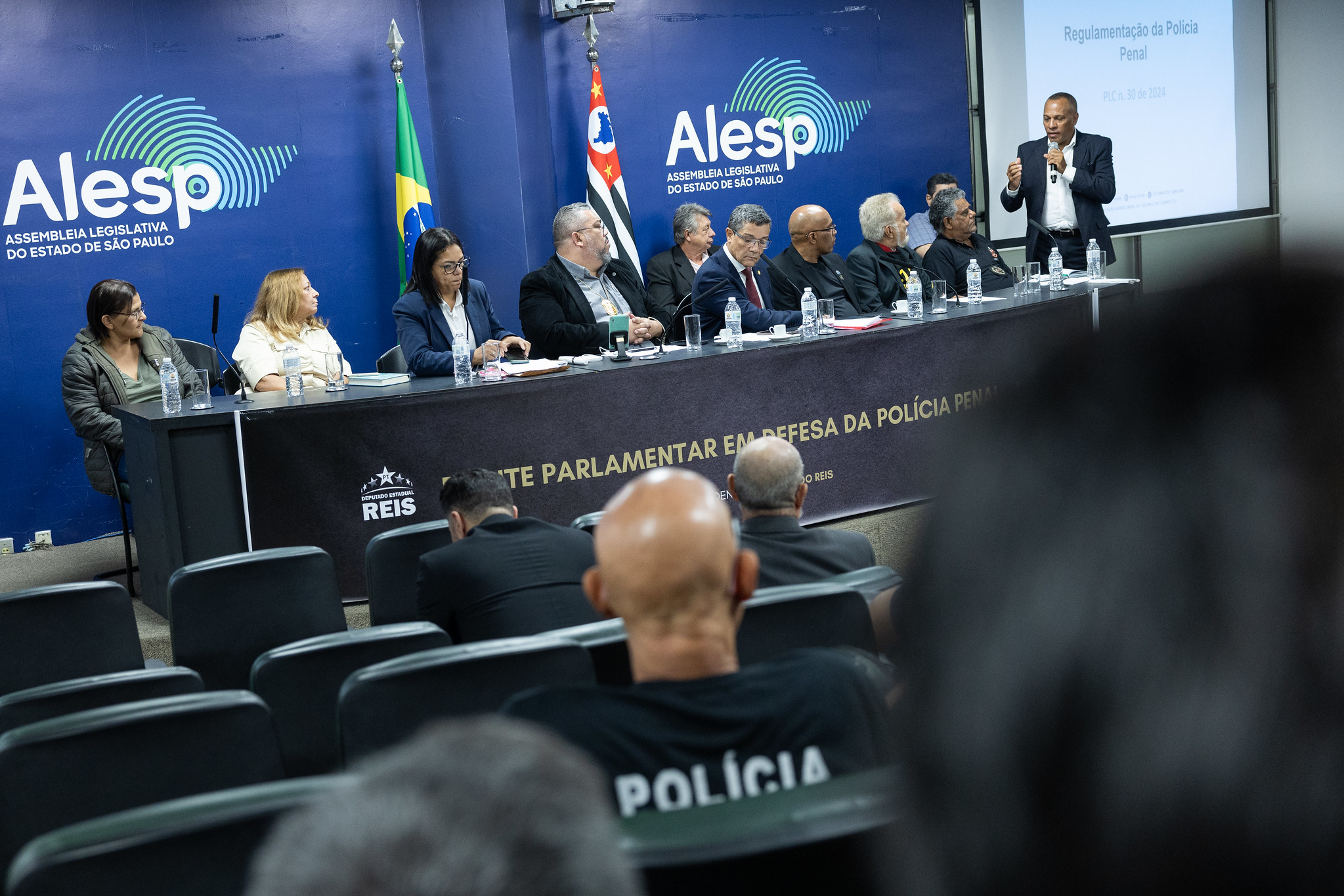 Frente Parlamentar dedicada ao tema na Alesp <a style='float:right;color:#ccc' href='https://www3.al.sp.gov.br/repositorio/noticia/N-09-2025/fg353523.jpg' target=_blank><i class='bi bi-zoom-in'></i> Clique para ver a imagem </a>