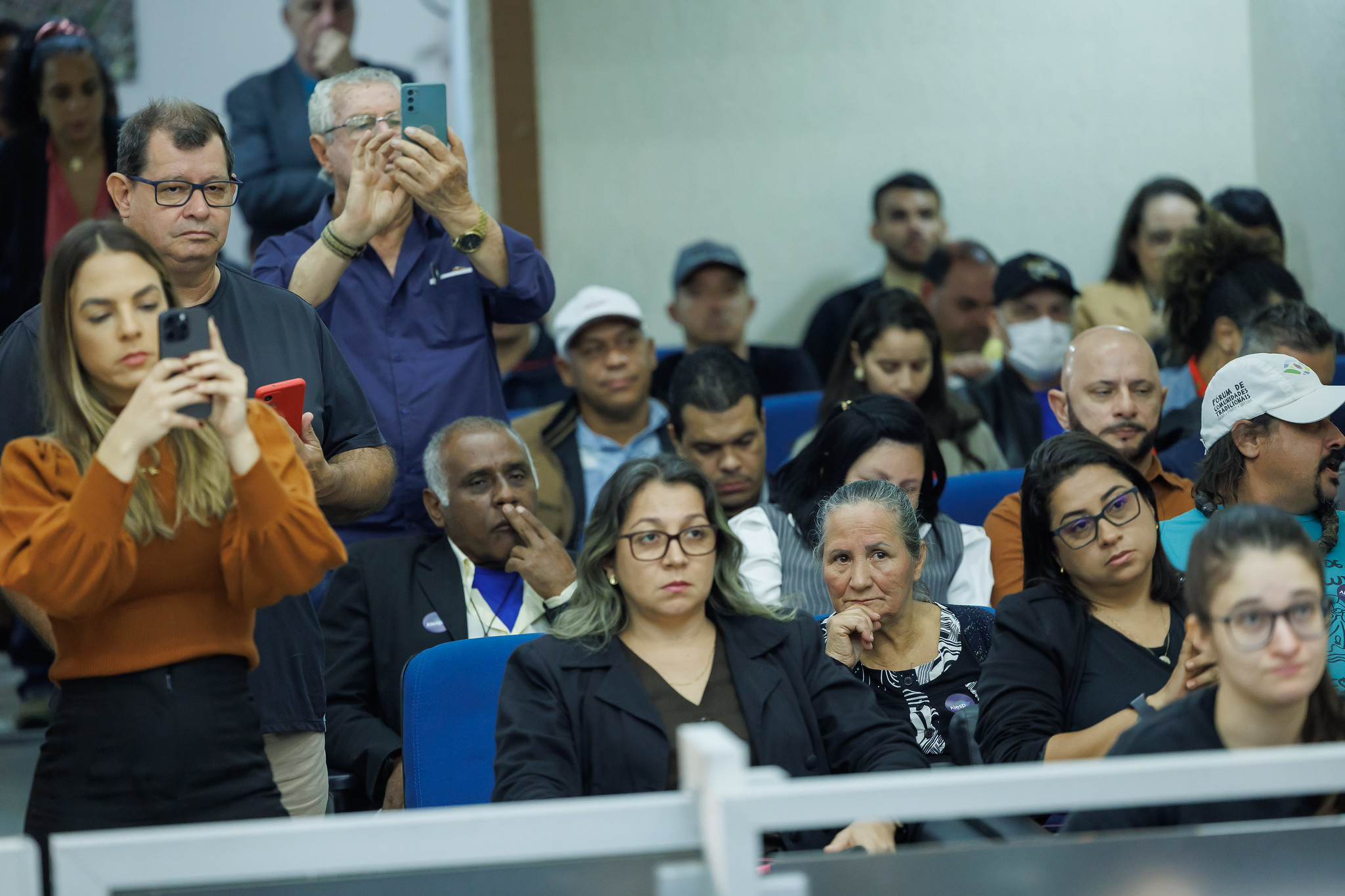 Audincia do Oramento em Caraguatatuba<a style='float:right;color:#ccc' href='https://www3.al.sp.gov.br/repositorio/noticia/N-09-2025/fg353559.jpg' target=_blank><i class='bi bi-zoom-in'></i> Clique para ver a imagem </a>
