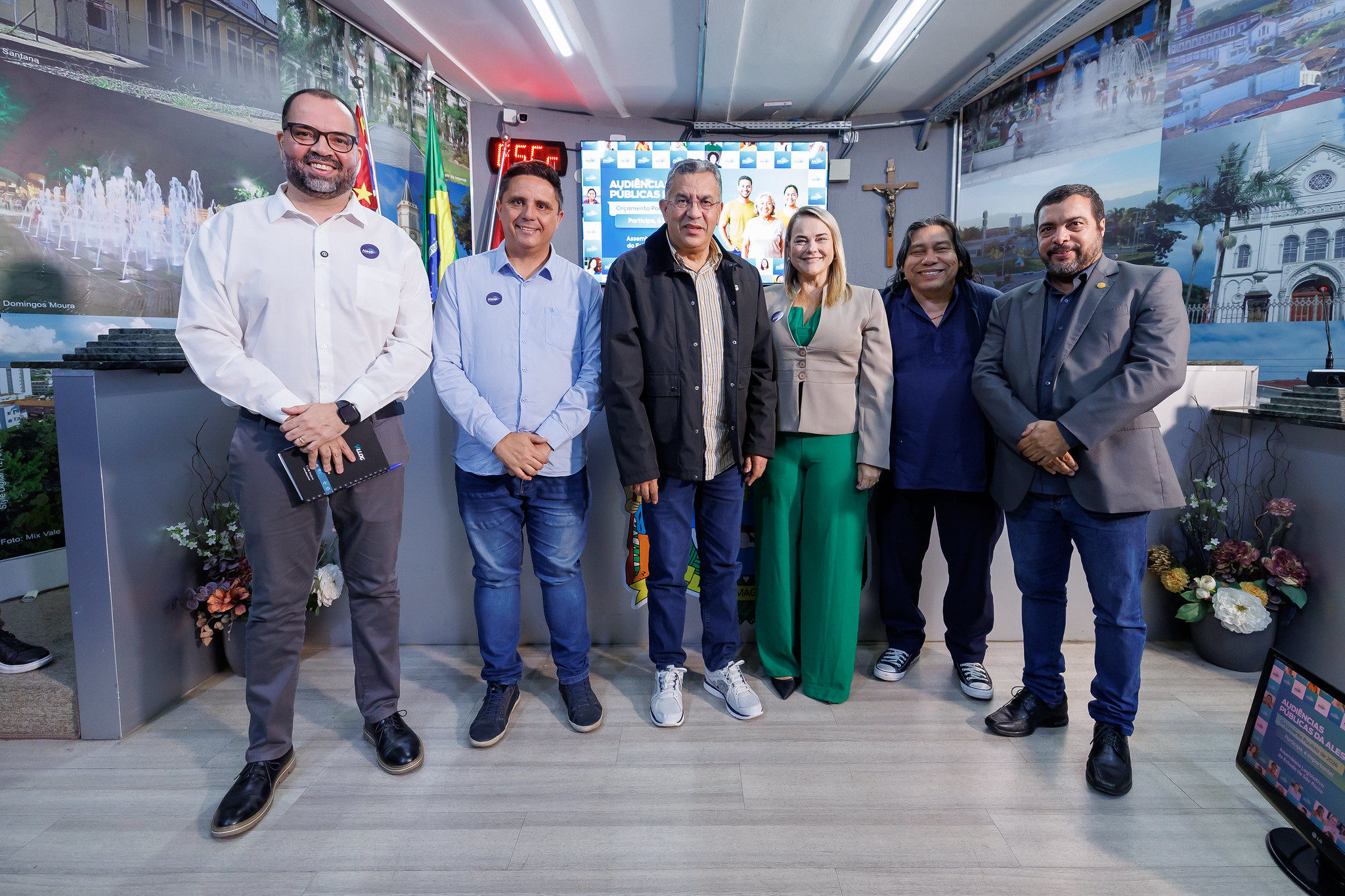 Estradas e ensino tcnico pautam reunio de Lorena<a style='float:right;color:#ccc' href='https://www3.al.sp.gov.br/repositorio/noticia/N-09-2025/fg353581.jpg' target=_blank><i class='bi bi-zoom-in'></i> Clique para ver a imagem </a>