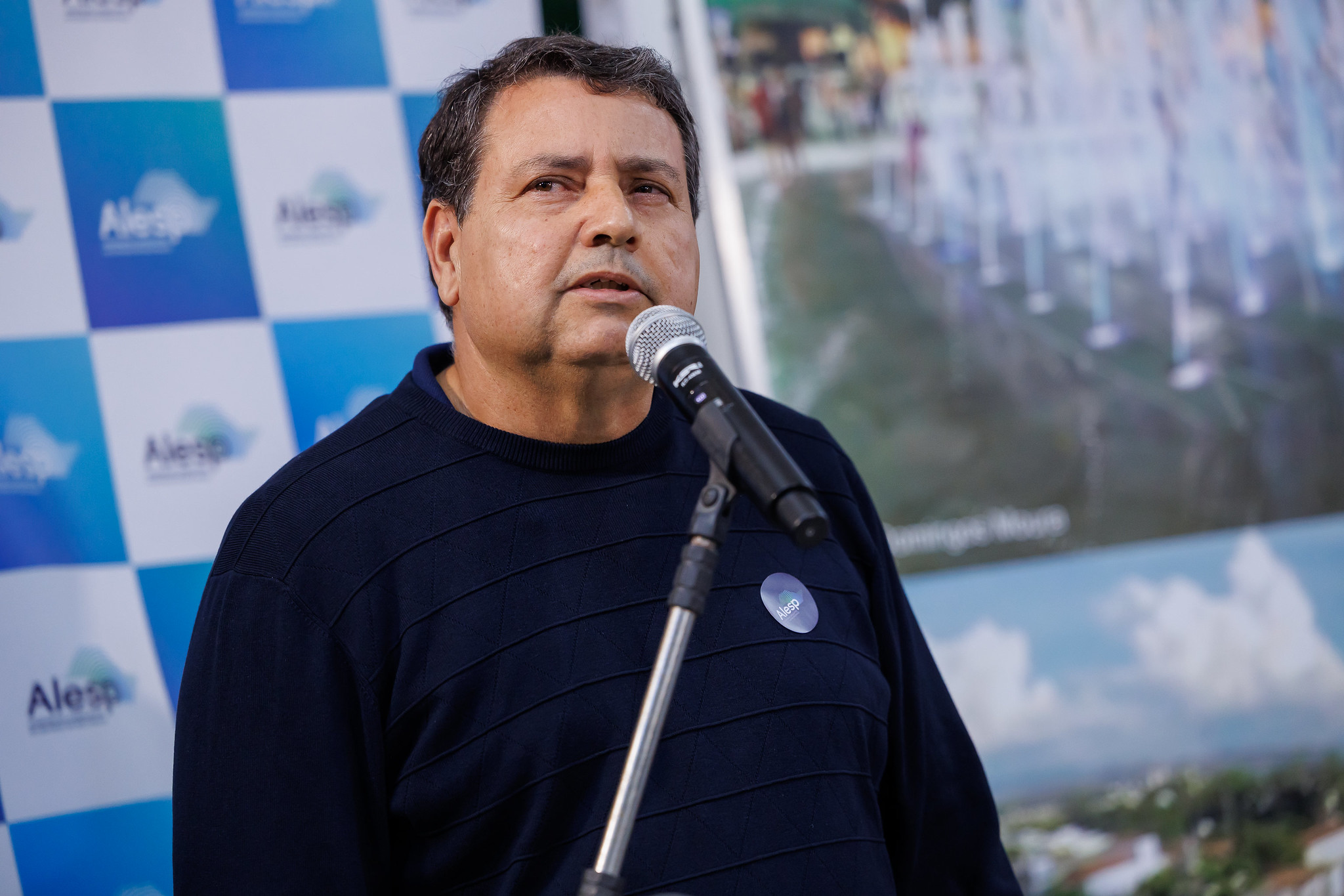 Emerson: dar oportunidade para nossos jovens<a style='float:right;color:#ccc' href='https://www3.al.sp.gov.br/repositorio/noticia/N-09-2025/fg353585.jpg' target=_blank><i class='bi bi-zoom-in'></i> Clique para ver a imagem </a>