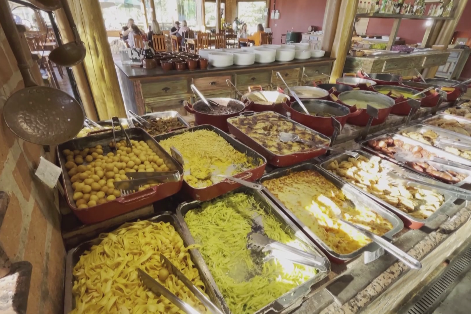 Comidas t�picas t�m influ�ncia mineira<a style='float:right;color:#ccc' href='https://www3.al.sp.gov.br/repositorio/noticia/N-09-2026/fg367340.png' target=_blank><i class='bi bi-zoom-in'></i> Clique para ver a imagem </a>