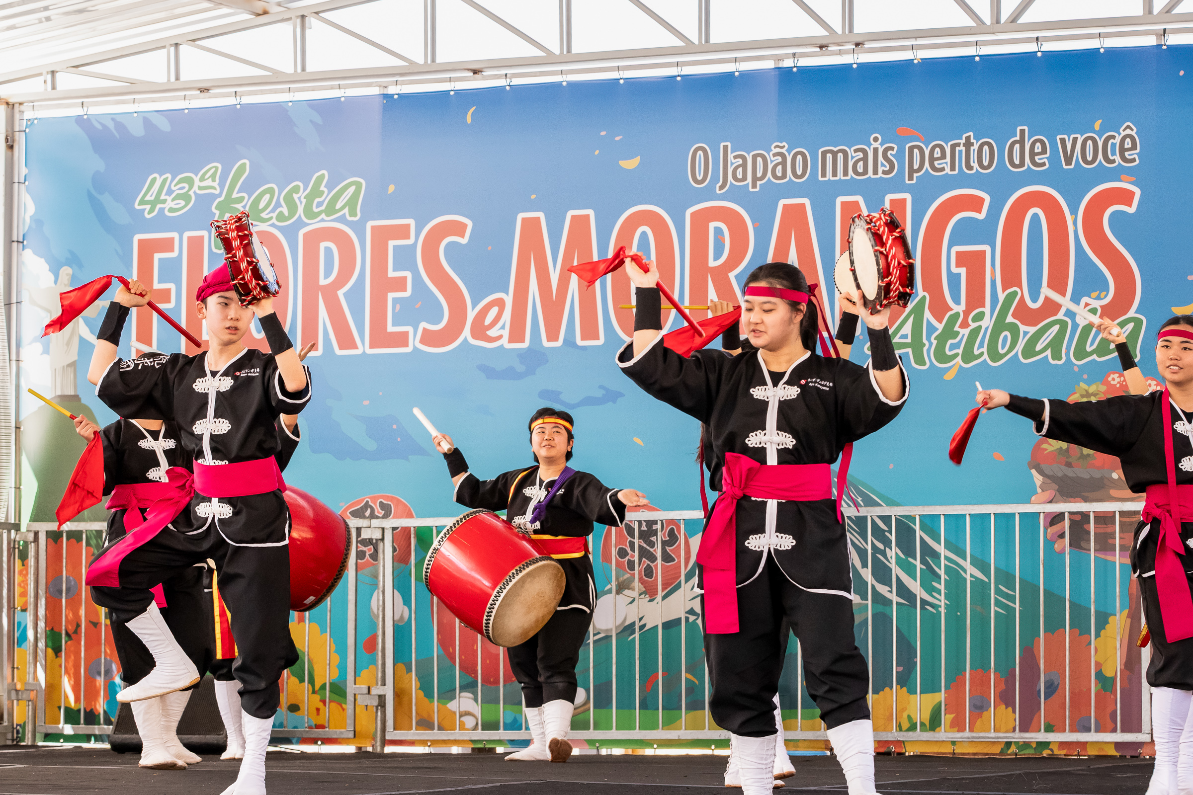 Apresenta��o com taiko, tambor japon�s<a style='float:right;color:#ccc' href='https://www3.al.sp.gov.br/repositorio/noticia/N-09-2026/fg367348.jpg' target=_blank><i class='bi bi-zoom-in'></i> Clique para ver a imagem </a>