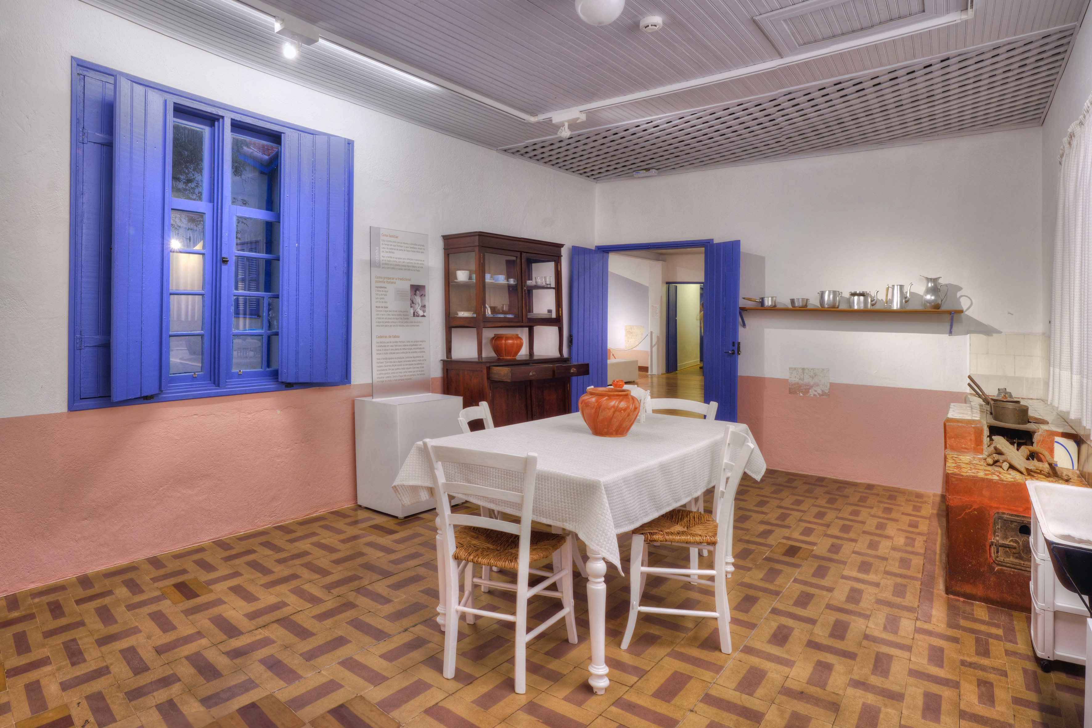 Cozinha da casa de Portinari<a style='float:right;color:#ccc' href='https://www3.al.sp.gov.br/repositorio/noticia/N-09-2026/fg367357.jpg' target=_blank><i class='bi bi-zoom-in'></i> Clique para ver a imagem </a>