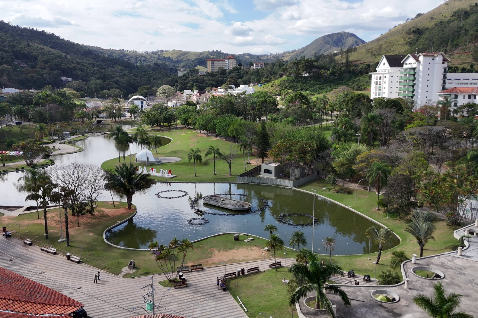 Pra�a Adhemar Barros na regi�o central da cidade<a style='float:right;color:#ccc' href='https://www3.al.sp.gov.br/repositorio/noticia/N-09-2026/fg367381.png' target=_blank><i class='bi bi-zoom-in'></i> Clique para ver a imagem </a>