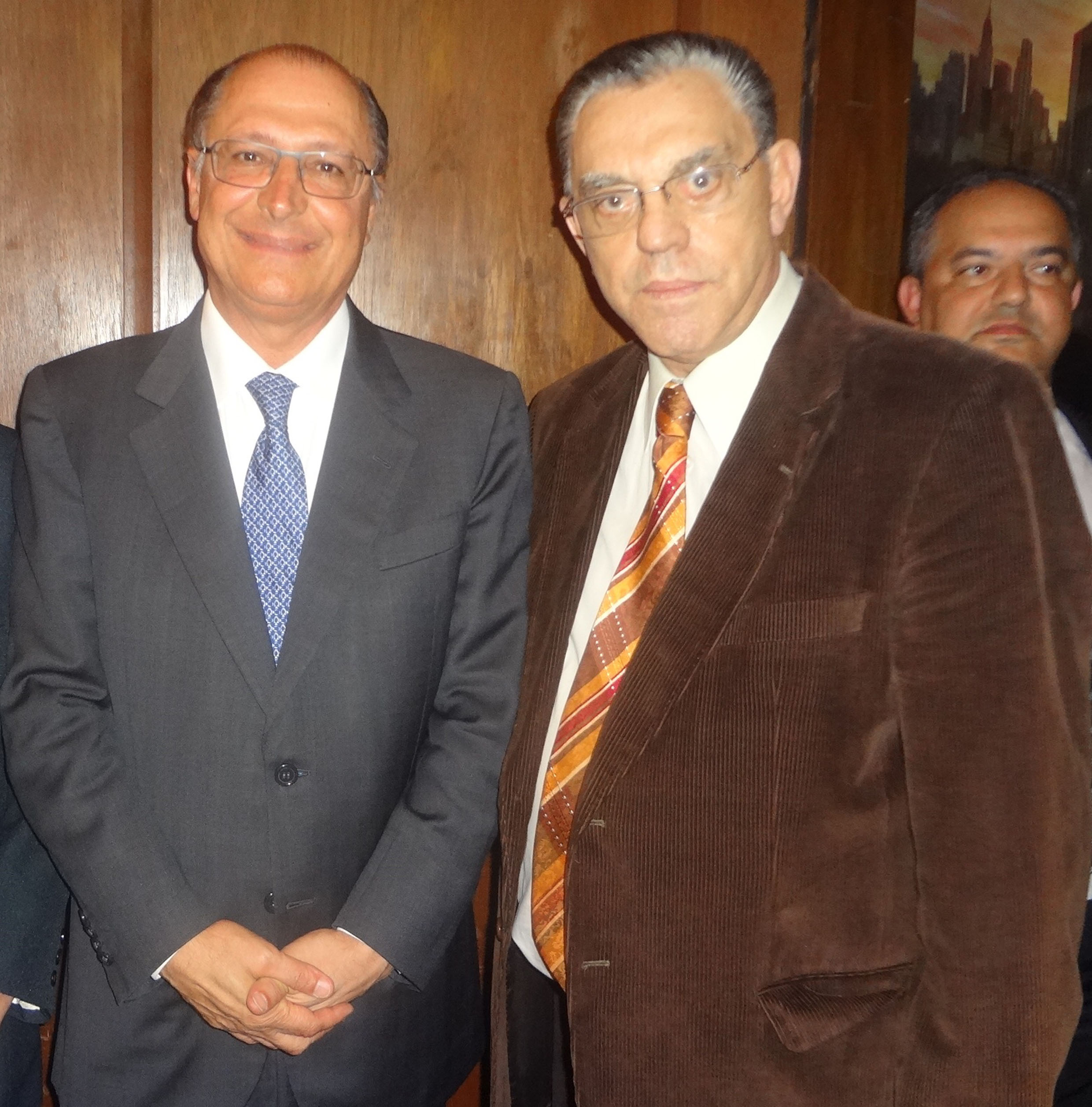 Alckmin e Ferrarini<a style='float:right;color:#ccc' href='https://www3.al.sp.gov.br/repositorio/noticia/N-10-2013/fg130511.jpg' target=_blank><i class='bi bi-zoom-in'></i> Clique para ver a imagem </a>