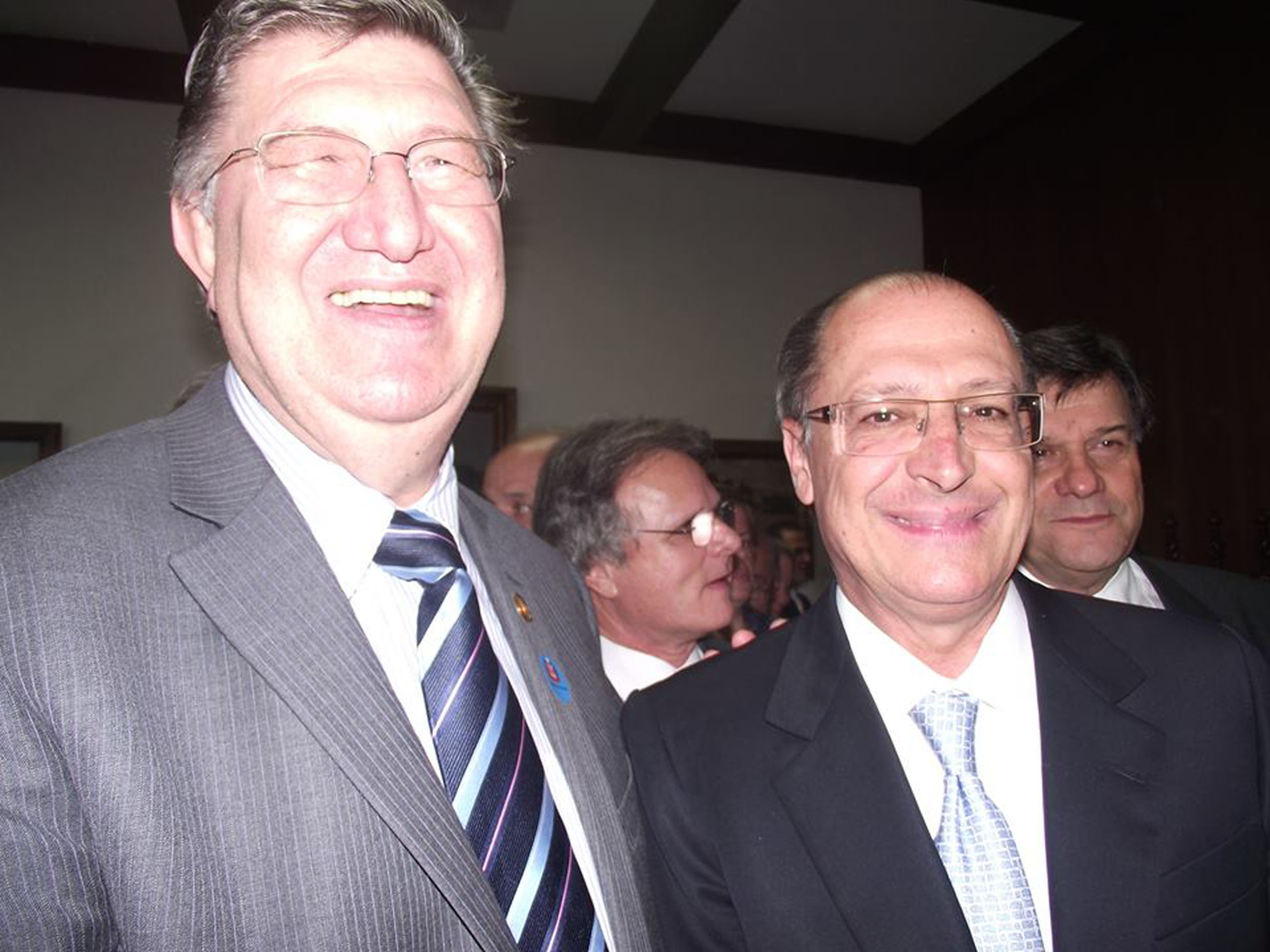 Geraldo Alckmin e Orlando Bolone<a style='float:right;color:#ccc' href='https://www3.al.sp.gov.br/repositorio/noticia/N-10-2013/fg131045.jpg' target=_blank><i class='bi bi-zoom-in'></i> Clique para ver a imagem </a>