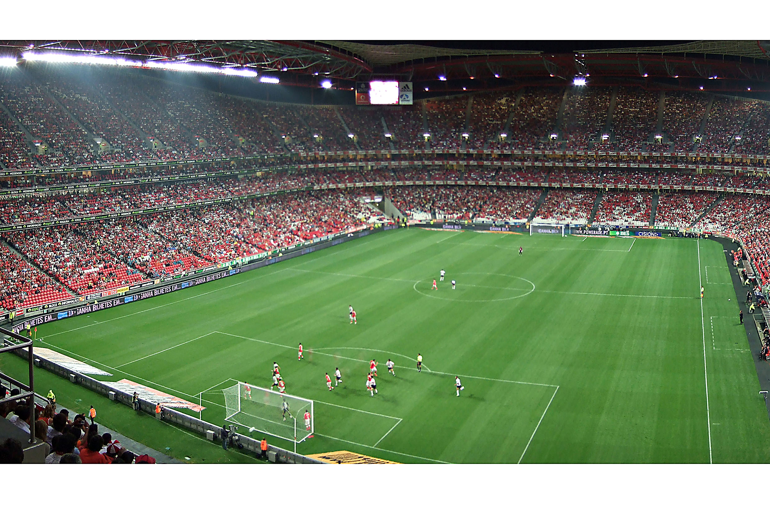 Estdio de futebol<a style='float:right;color:#ccc' href='https://www3.al.sp.gov.br/repositorio/noticia/N-10-2017/fg211614.jpg' target=_blank><i class='bi bi-zoom-in'></i> Clique para ver a imagem </a>