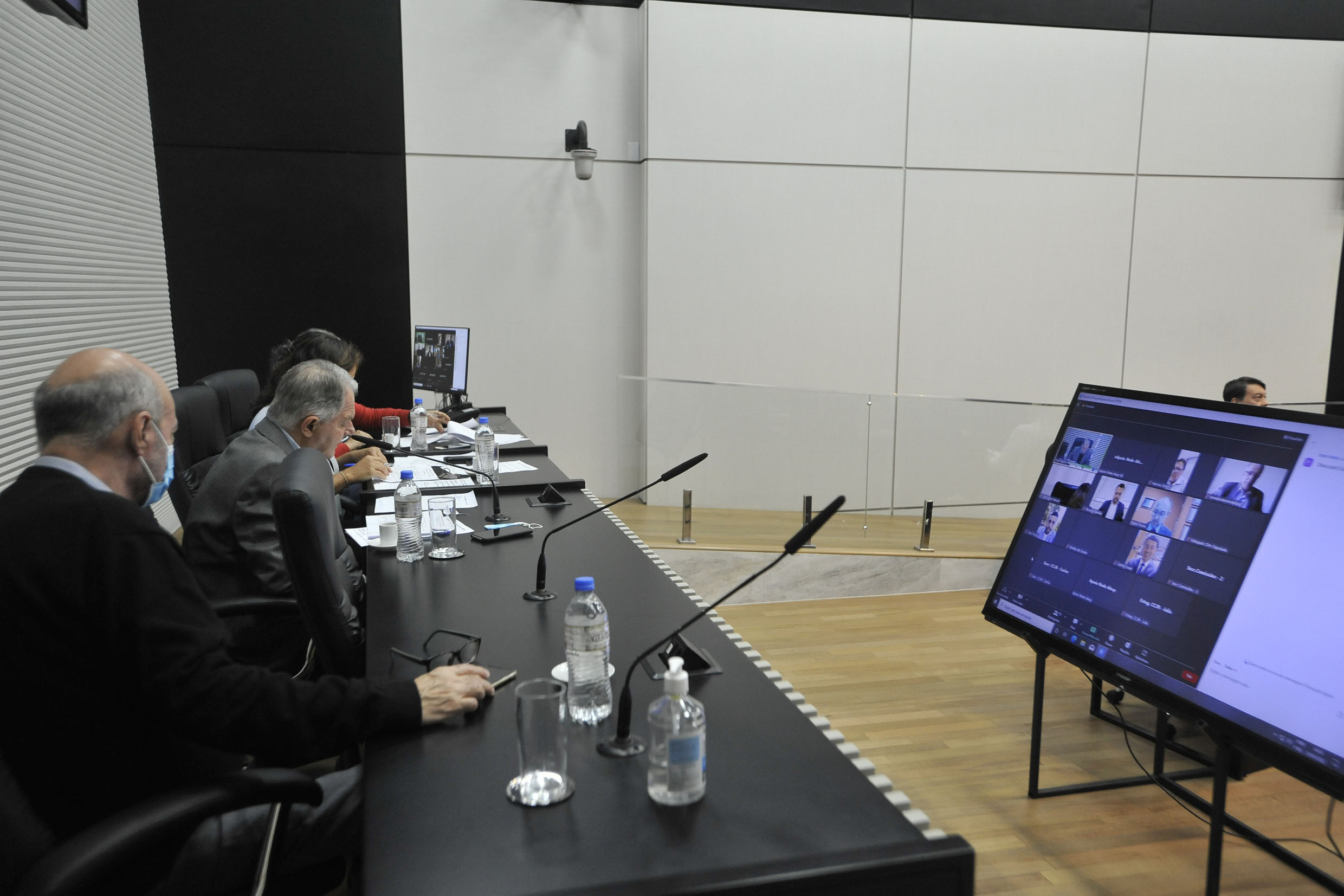 Reunies presenciais voltam na prxima segunda (24)<a style='float:right;color:#ccc' href='https://www3.al.sp.gov.br/repositorio/noticia/N-10-2022/fg290960.jpg' target=_blank><i class='bi bi-zoom-in'></i> Clique para ver a imagem </a>
