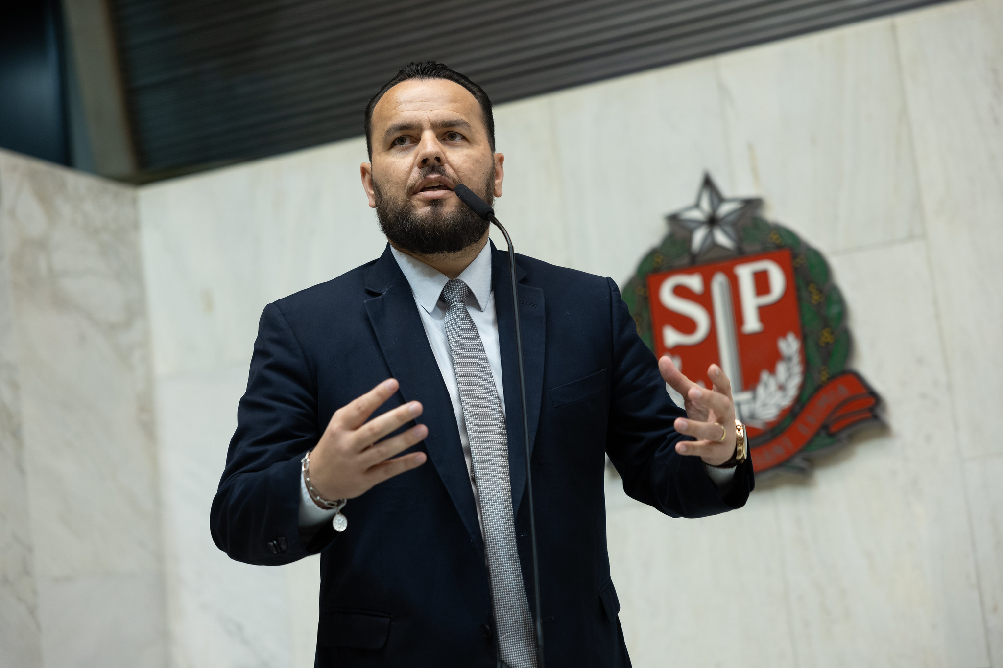 Deputado Gil Diniz<a style='float:right;color:#ccc' href='https://www3.al.sp.gov.br/repositorio/noticia/N-10-2023/fg310352.jpg' target=_blank><i class='bi bi-zoom-in'></i> Clique para ver a imagem </a>