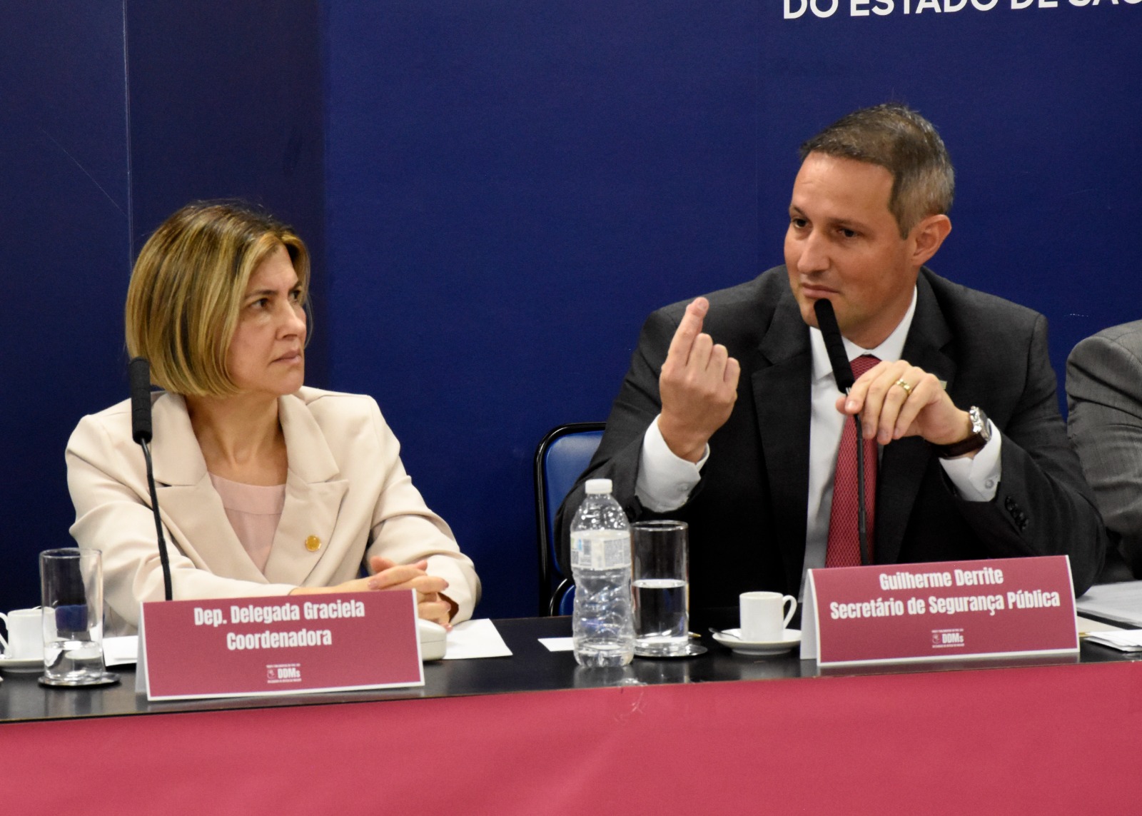 Deputada Delegada Graciela e Guilherme Derrite<a style='float:right;color:#ccc' href='https://www3.al.sp.gov.br/repositorio/noticia/N-10-2023/fg310439.jpeg' target=_blank><i class='bi bi-zoom-in'></i> Clique para ver a imagem </a>