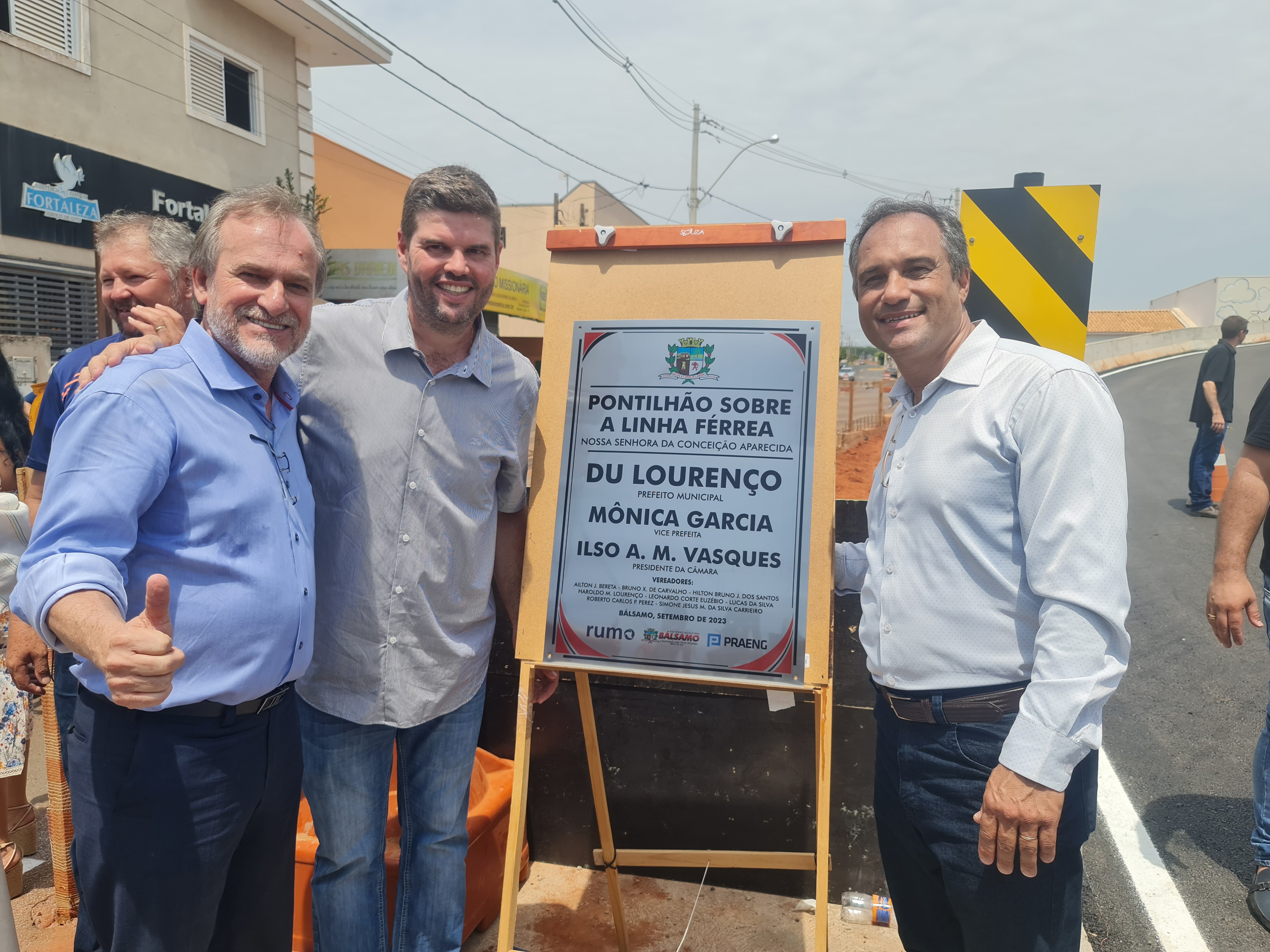 Inaugurao do pontilho em Blsamo <a style='float:right;color:#ccc' href='https://www3.al.sp.gov.br/repositorio/noticia/N-10-2023/fg310565.jpg' target=_blank><i class='bi bi-zoom-in'></i> Clique para ver a imagem </a>