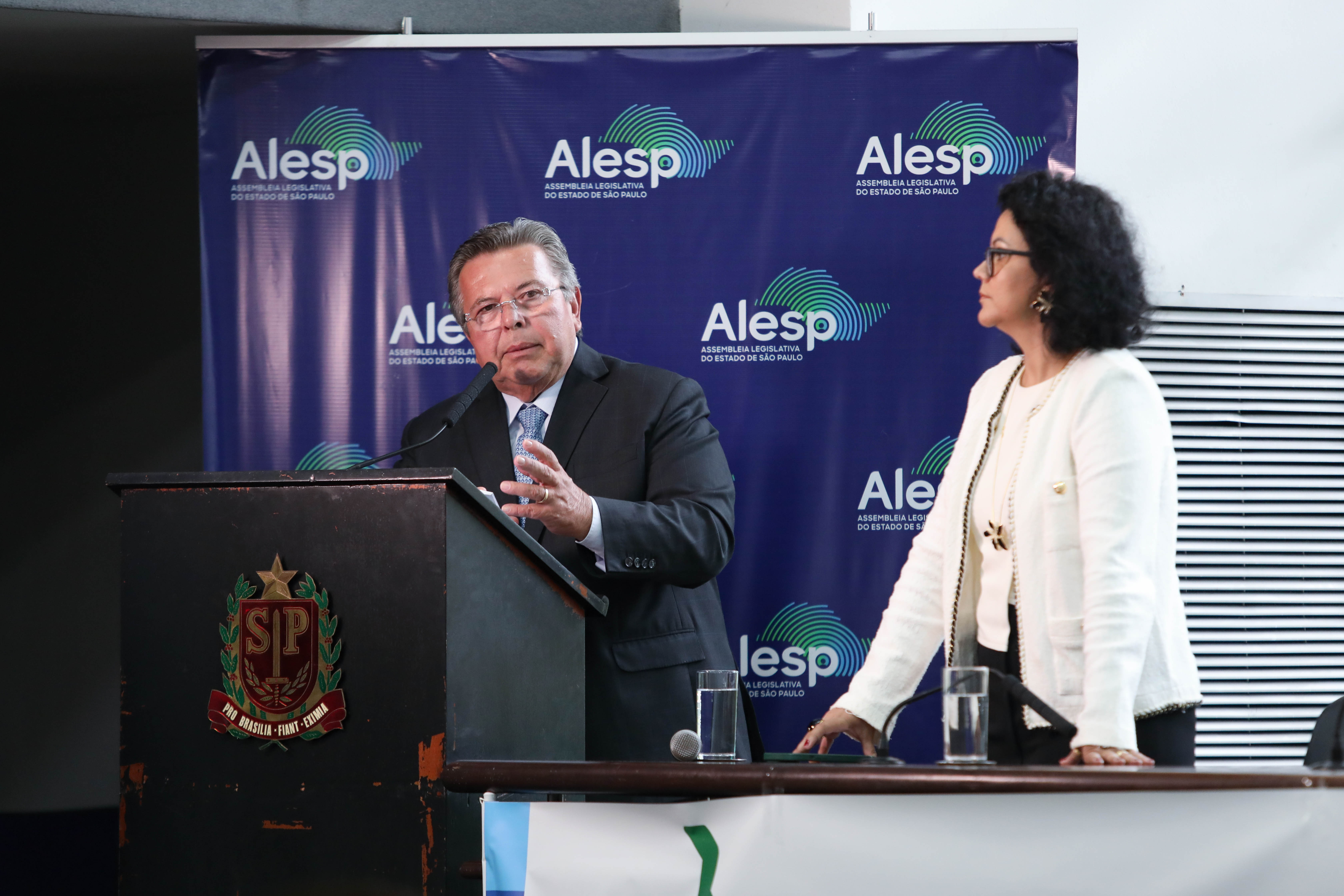 Alesp recebeu chefes de Executivos municipais<a style='float:right;color:#ccc' href='https://www3.al.sp.gov.br/repositorio/noticia/N-10-2023/fg311604.jpg' target=_blank><i class='bi bi-zoom-in'></i> Clique para ver a imagem </a>