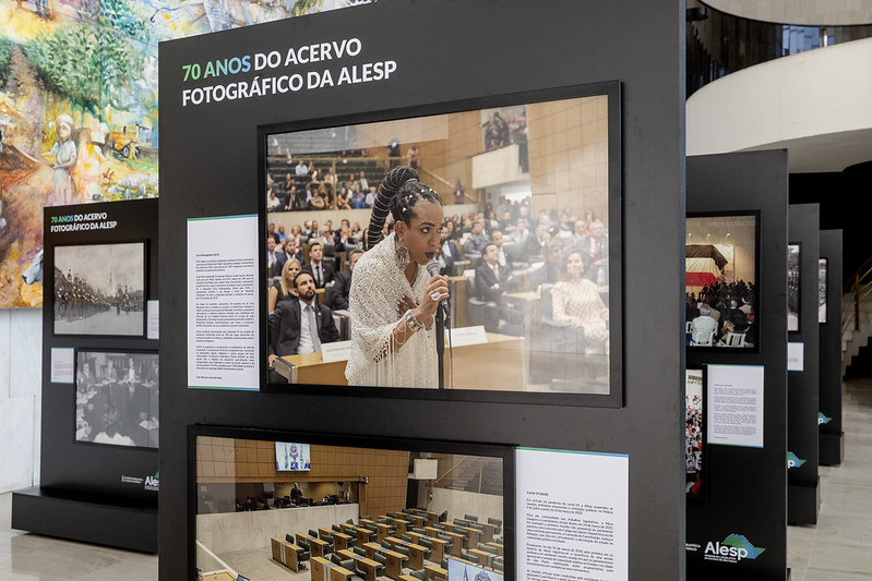 Exposio dos 70 anos de acervo fotogrfico<a style='float:right;color:#ccc' href='https://www3.al.sp.gov.br/repositorio/noticia/N-10-2023/fg311814.jpg' target=_blank><i class='bi bi-zoom-in'></i> Clique para ver a imagem </a>