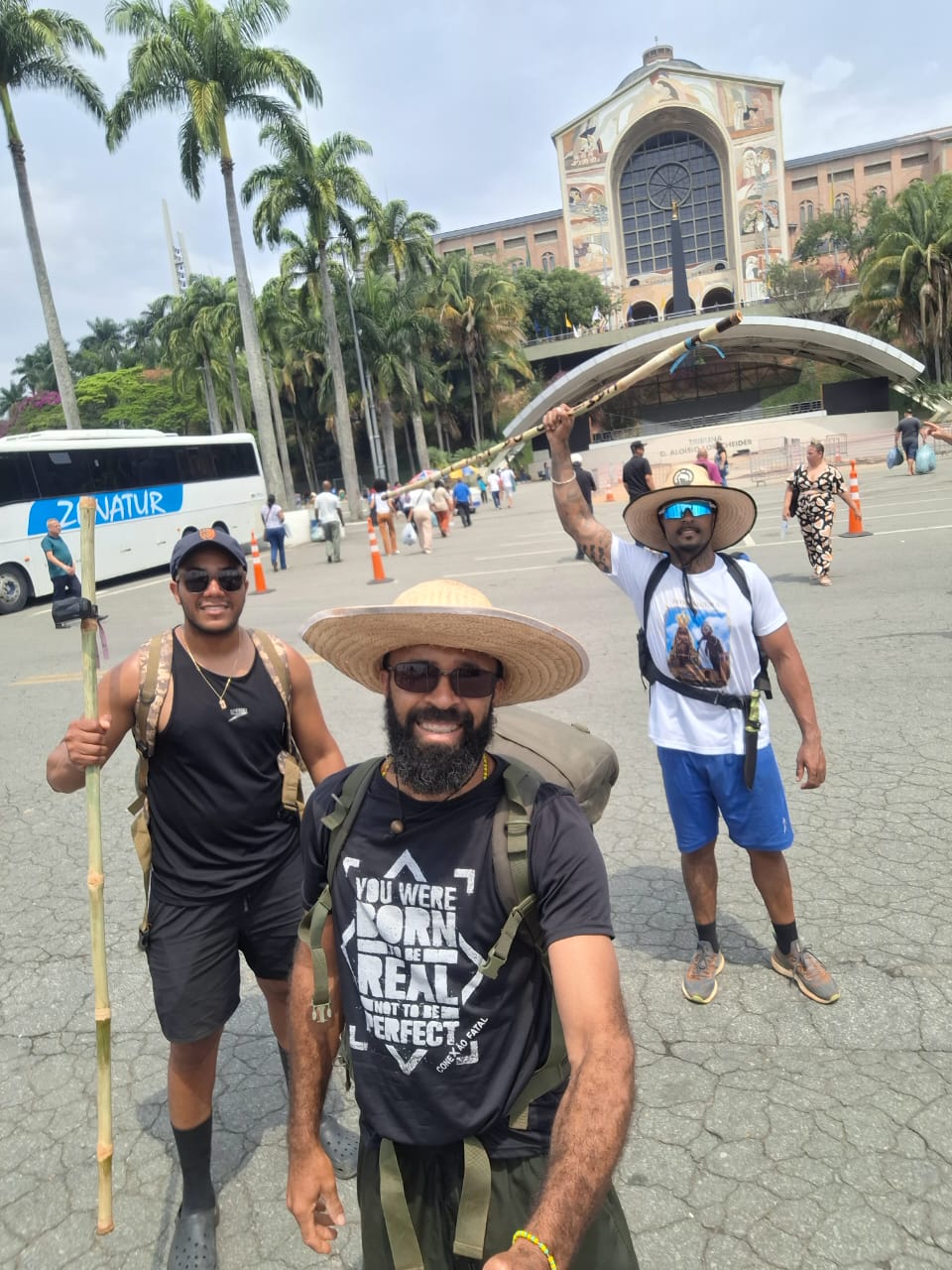 Jefferson Santos, romeiro: sensação especial<a style='float:right;color:#ccc' href='https://www3.al.sp.gov.br/repositorio/noticia/N-10-2024/fg336543.jpeg' target=_blank><i class='bi bi-zoom-in'></i> Clique para ver a imagem </a>