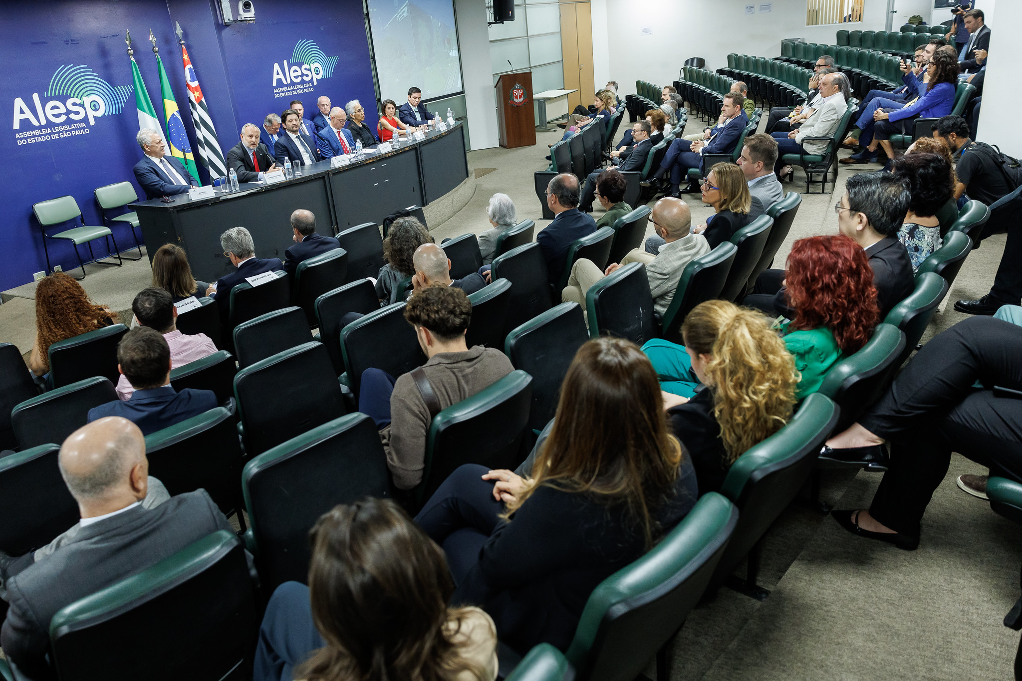 Cnsul encerra sua atuao no Brasil aps 4 anos<a style='float:right;color:#ccc' href='https://www3.al.sp.gov.br/repositorio/noticia/N-10-2024/fg336752.jpg' target=_blank><i class='bi bi-zoom-in'></i> Clique para ver a imagem </a>