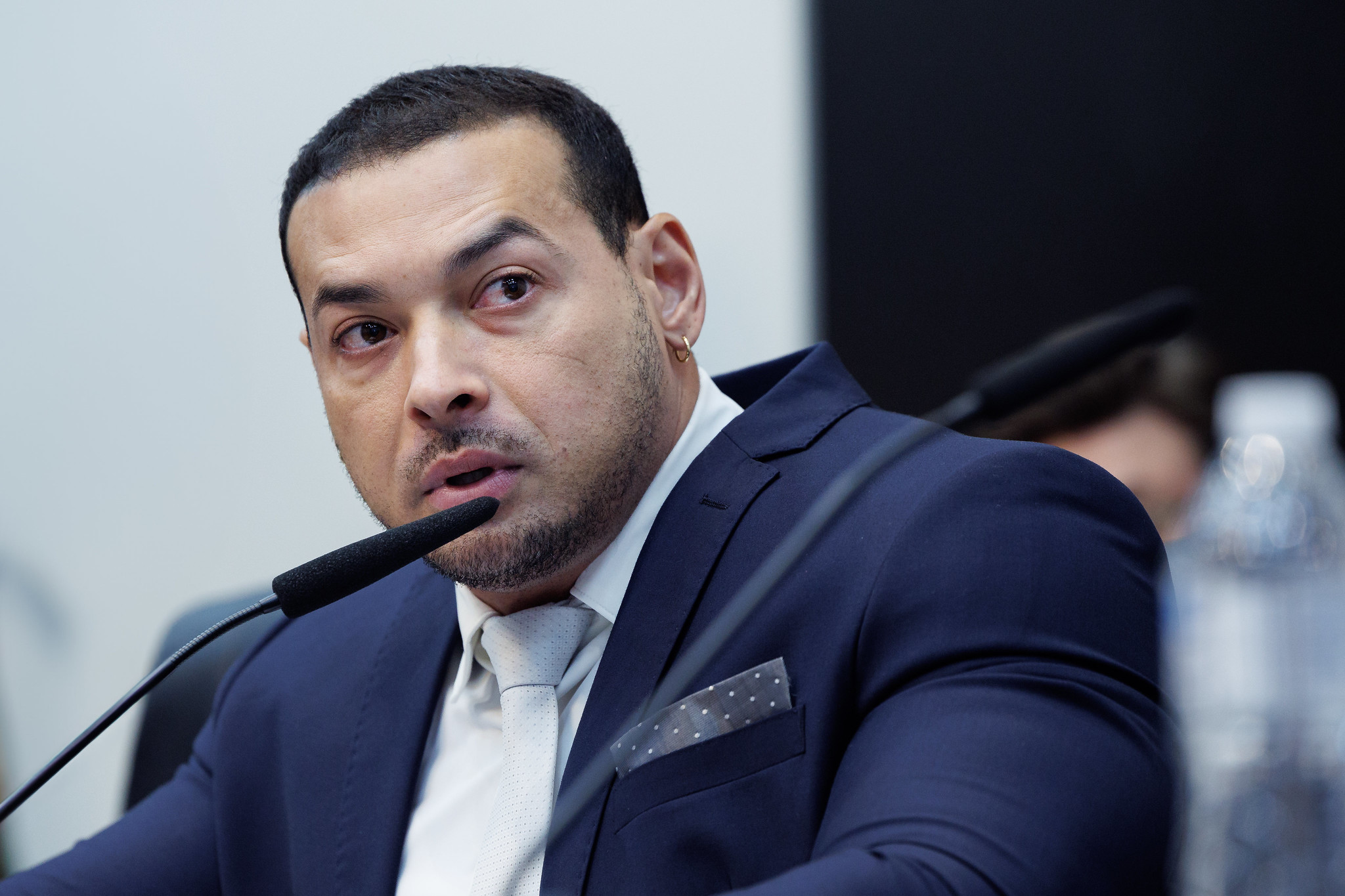 Deputado Felipe Franco na Comissão A. Desportivos<a style='float:right;color:#ccc' href='https://www3.al.sp.gov.br/repositorio/noticia/N-10-2024/fg337259.jpg' target=_blank><i class='bi bi-zoom-in'></i> Clique para ver a imagem </a>